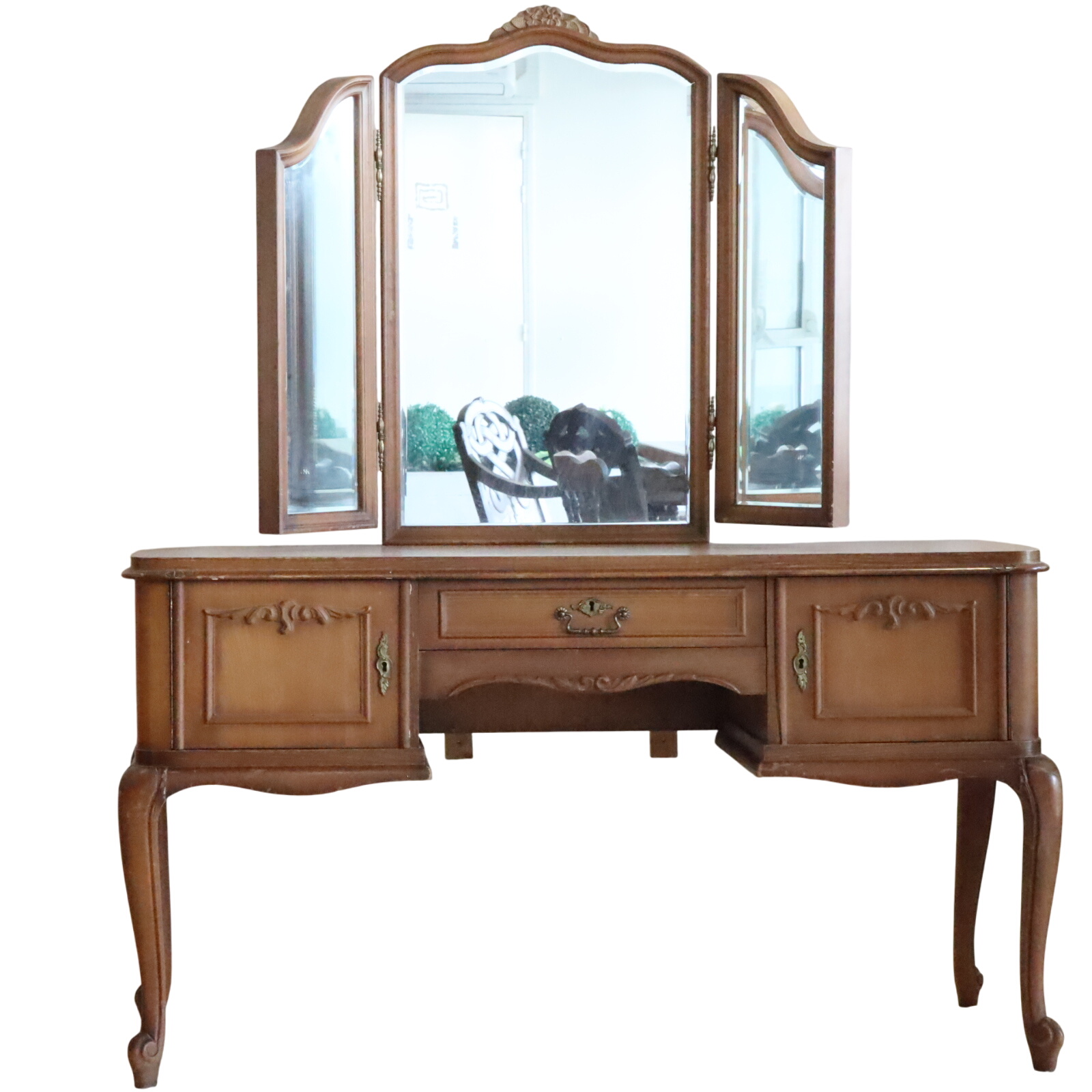 Coiffeuse vintage en bois avec miroir triptyque Bon état -  reconditionné disponible sur Label Emmaüs