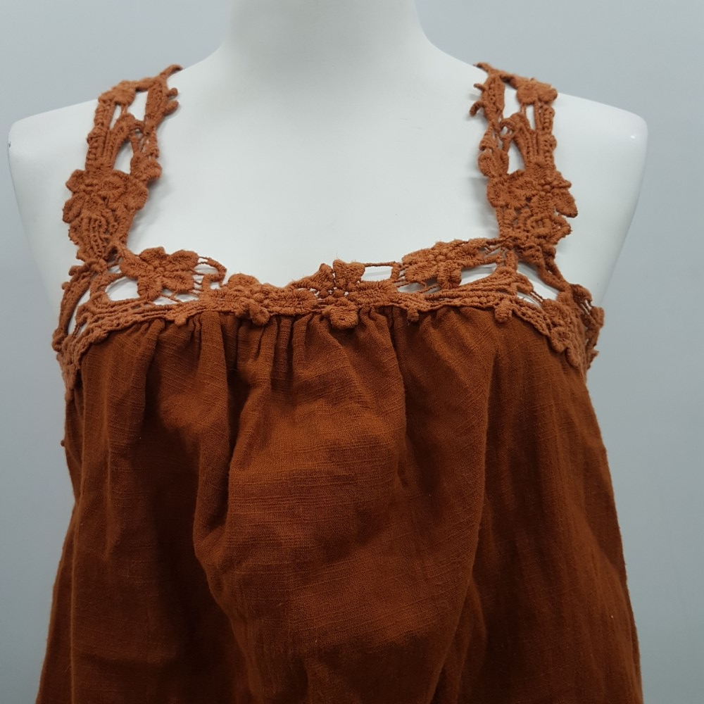 Voir photo 5 de Top à bretelles terracotta - PULL&BEAR - taille S Top à bretelles terracotta - PULL&BEAR - taille S Très bon état - Vue 5 -