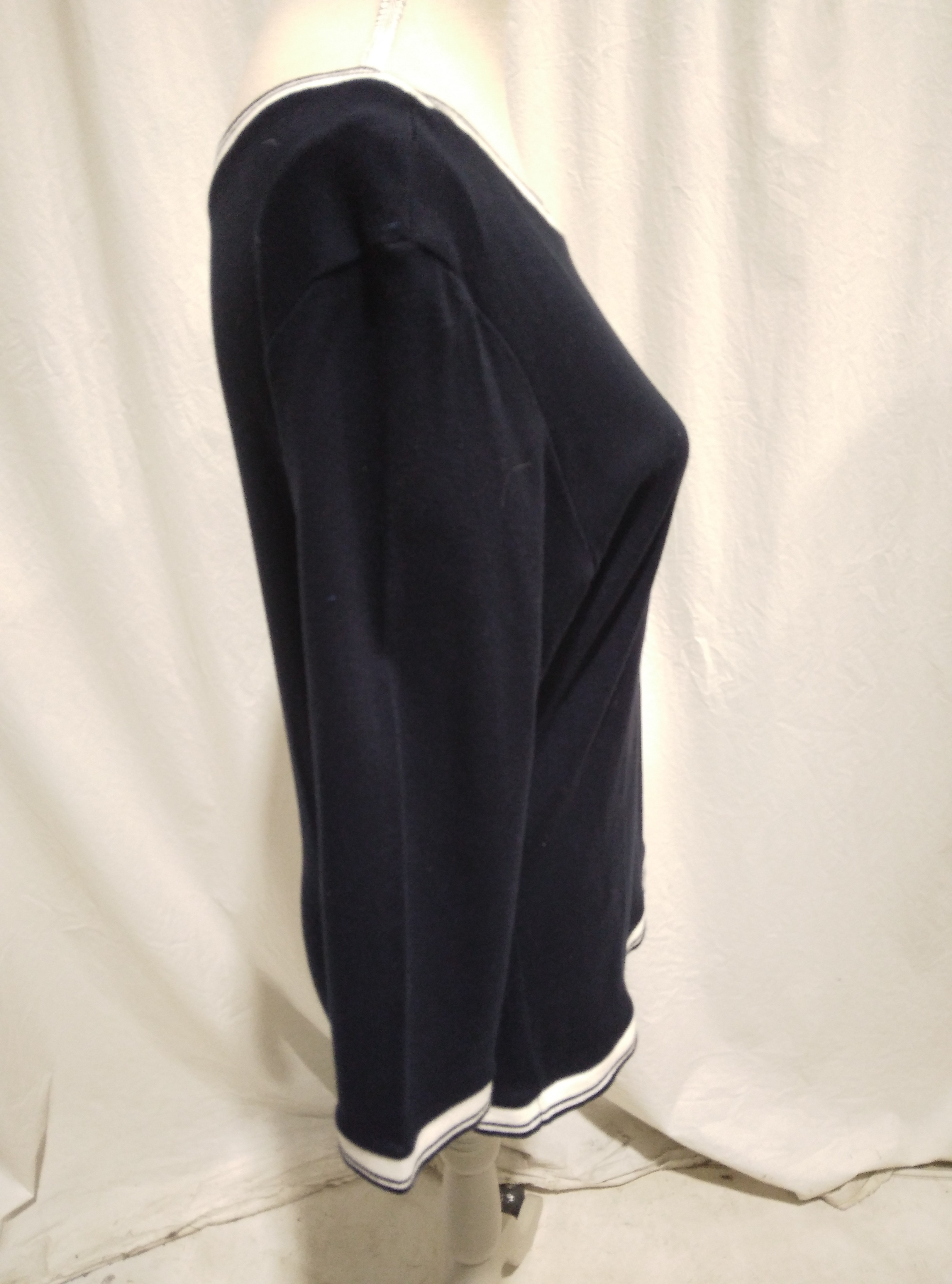 Pull bleu marine et bandes blanches, Caroll - 44. - Photo 3