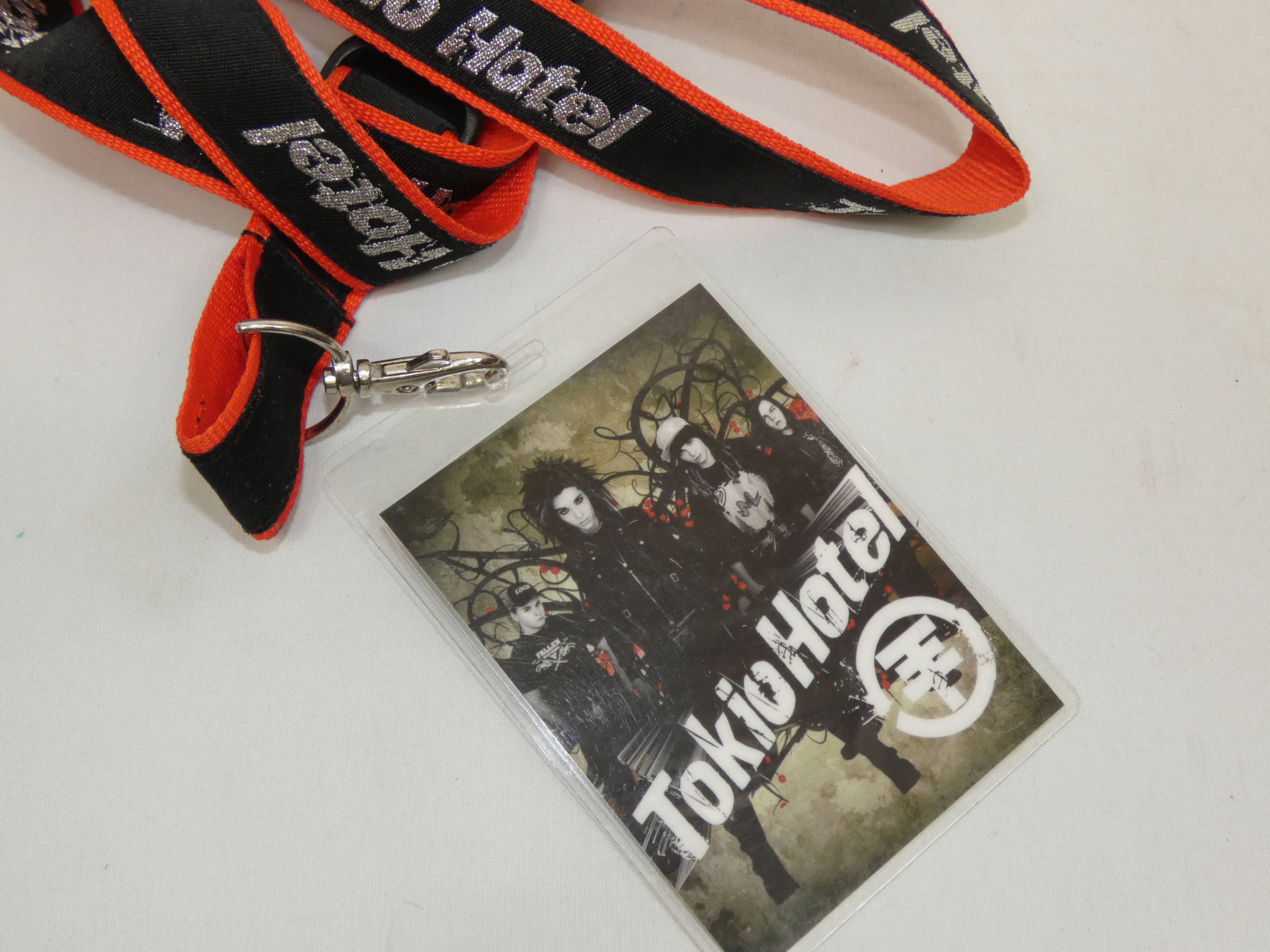Voir photo 3 de Set collector TOKIO HOTEL Set collector TOKIO HOTEL Bon état - Vue 3 -