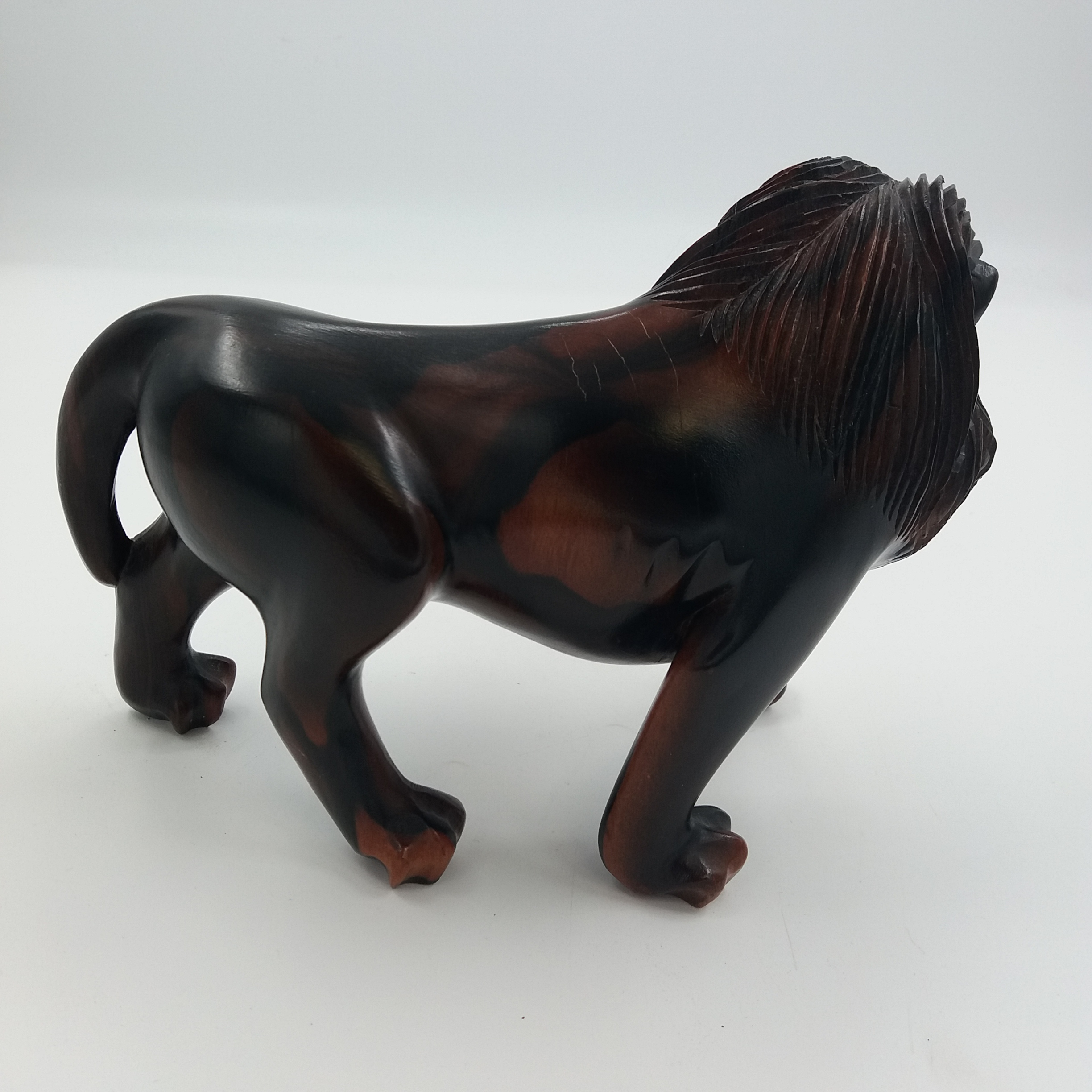 Lion en bois sculpté. Vintage. Très belle facture. - Photo 4