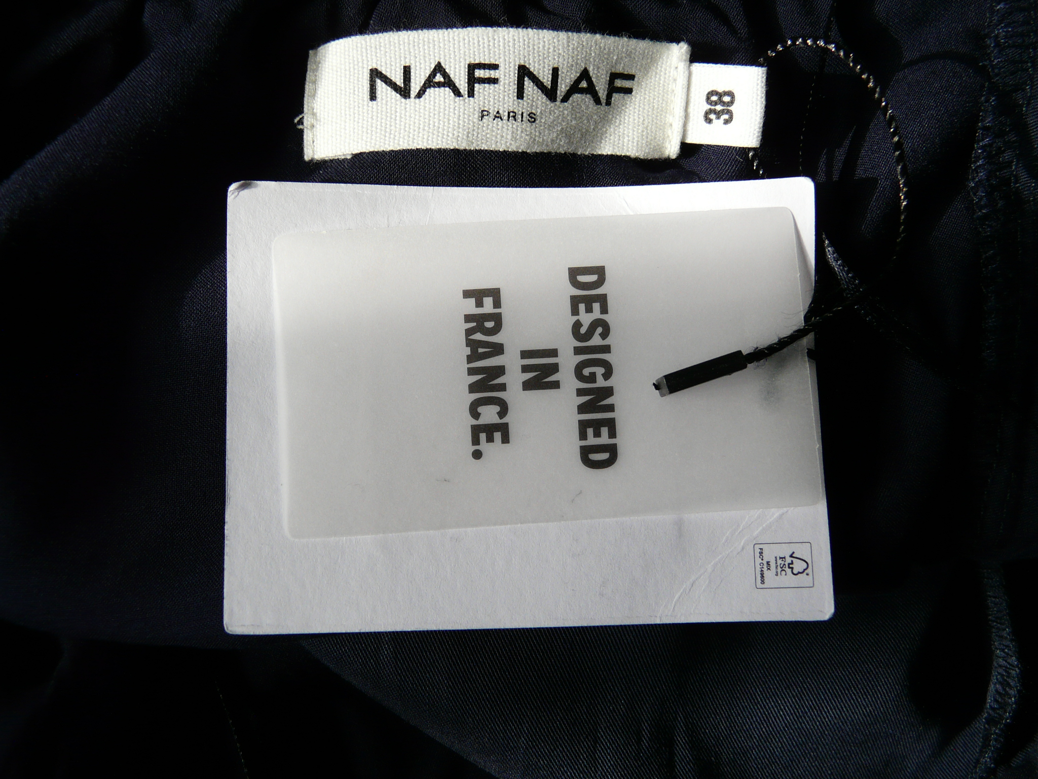 Voir photo 12 de RF276 - Robe épaules dénudées - Naf Naf - Taille 38 RF276 - Robe épaules dénudées - Naf Naf - Taille 38 Comme neuf - Vue 12 -