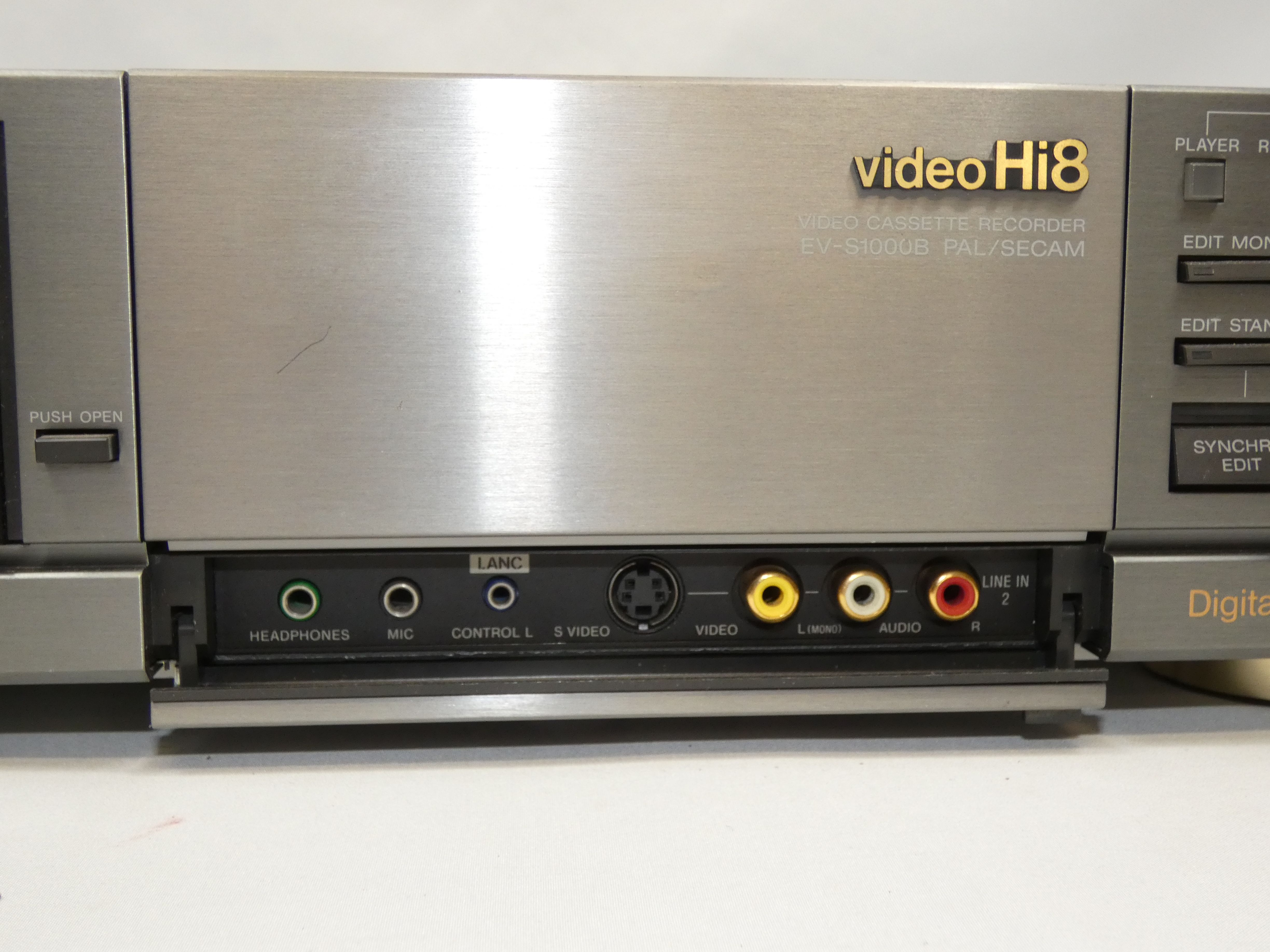 SONY enregistreur vidéo cassette EV S1000B video8 Hi8 - Très bon état - Photo 7