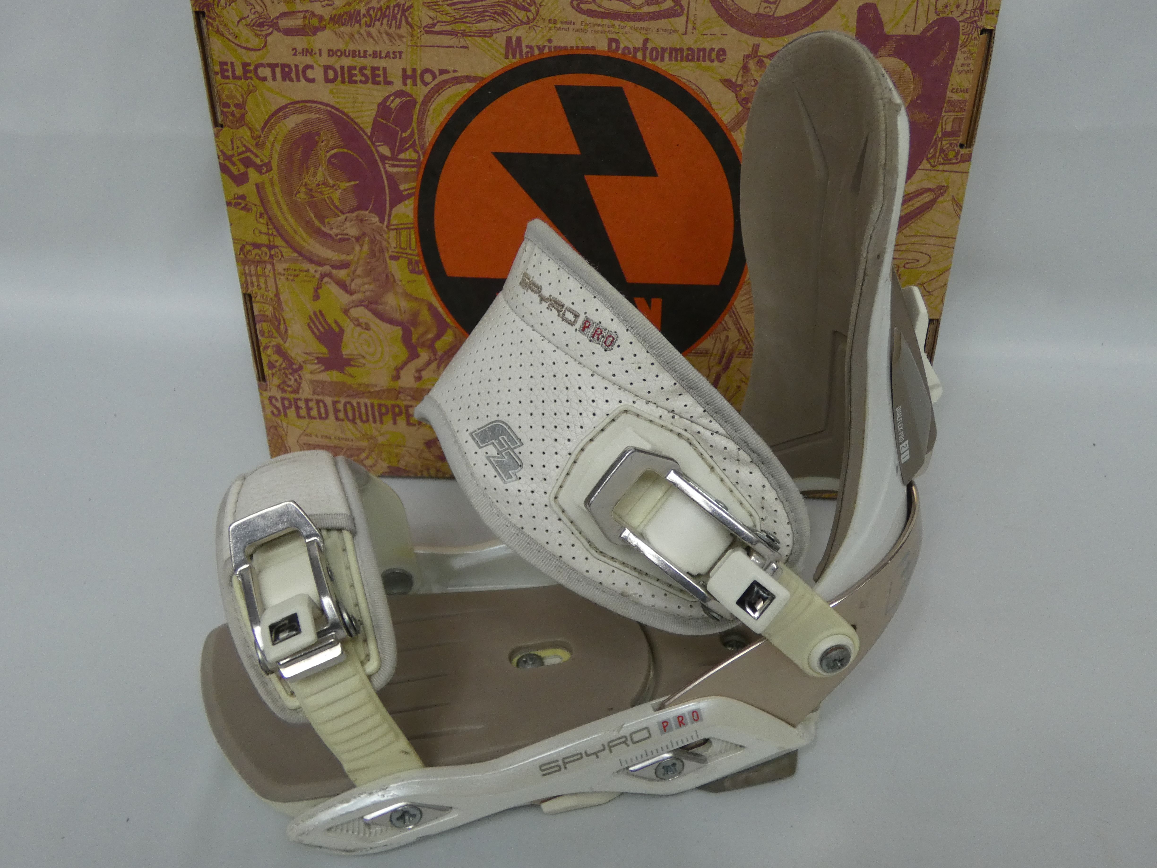 Paire de fixations pour snowboard Spyro Pro F2 Taille M Très bon état - Vue 2 - 