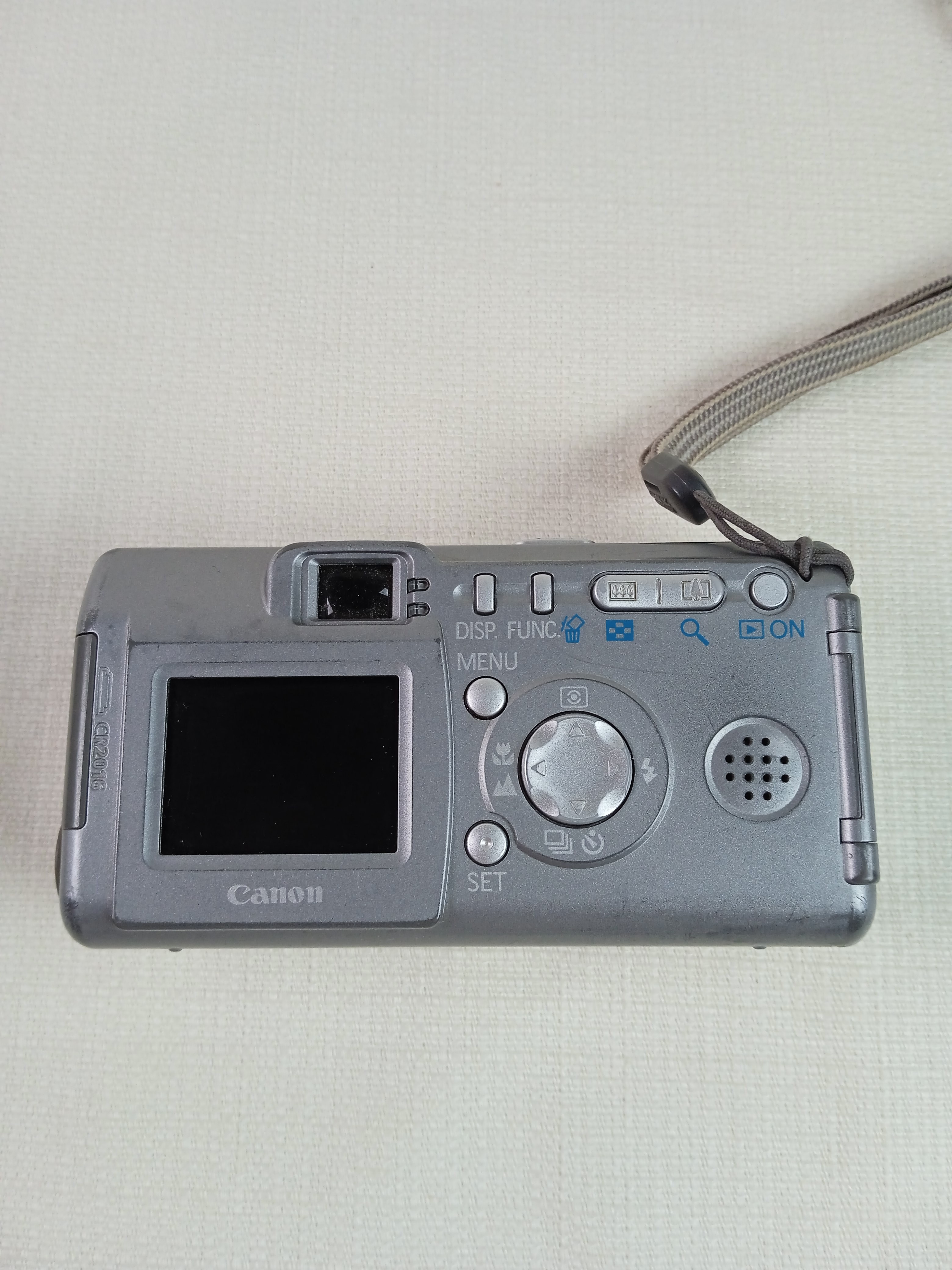 Appareil photo numérique CANON PowwerShot A300 avec capteur 3.2 Megapixel, zoom *5.1 et objectif 33 mm Bon état - Vue 3 - 