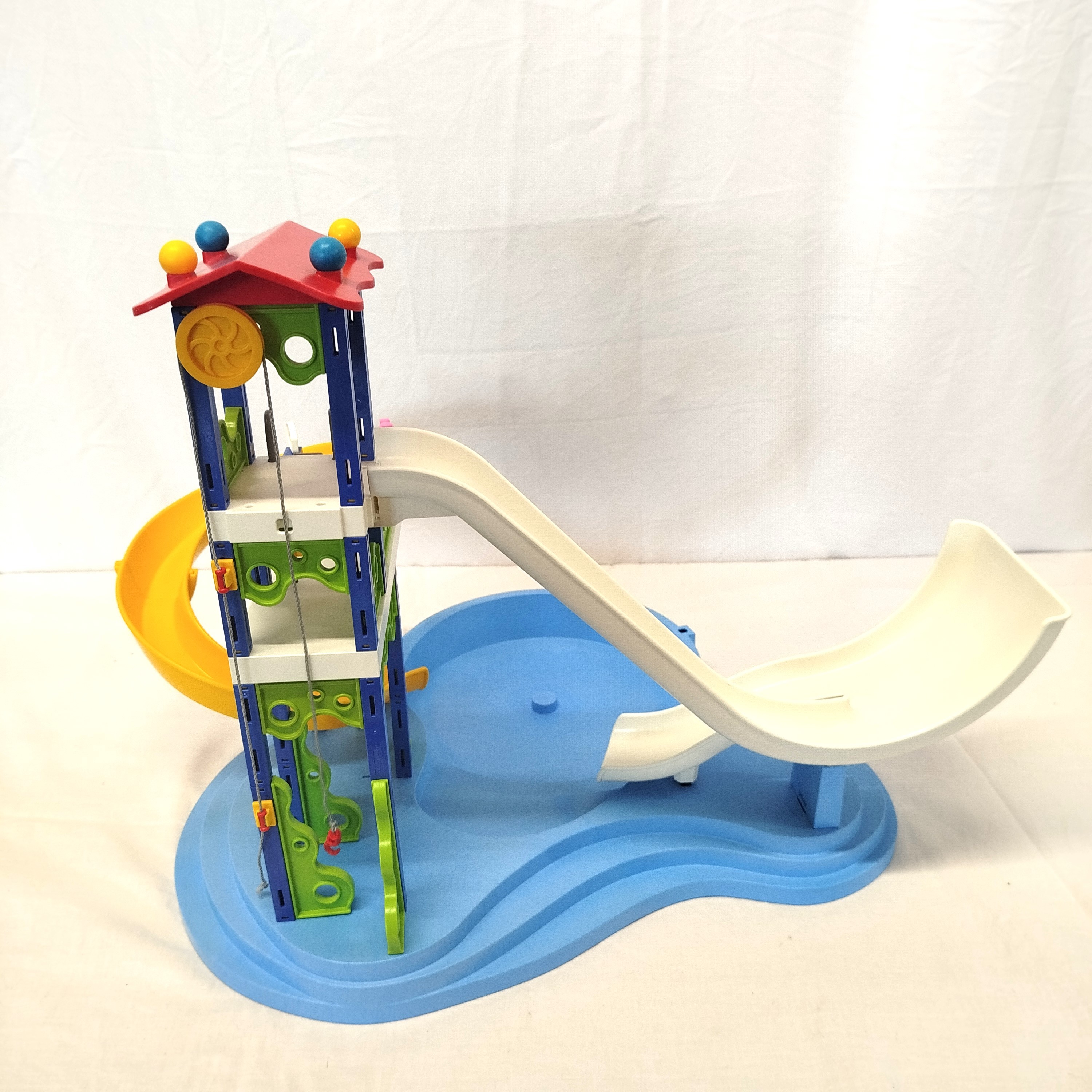Voir photo 3 de Parc aquatique PLAYMOBIL 6669 Parc aquatique PLAYMOBIL 6669 Bon état - Vue 3 -