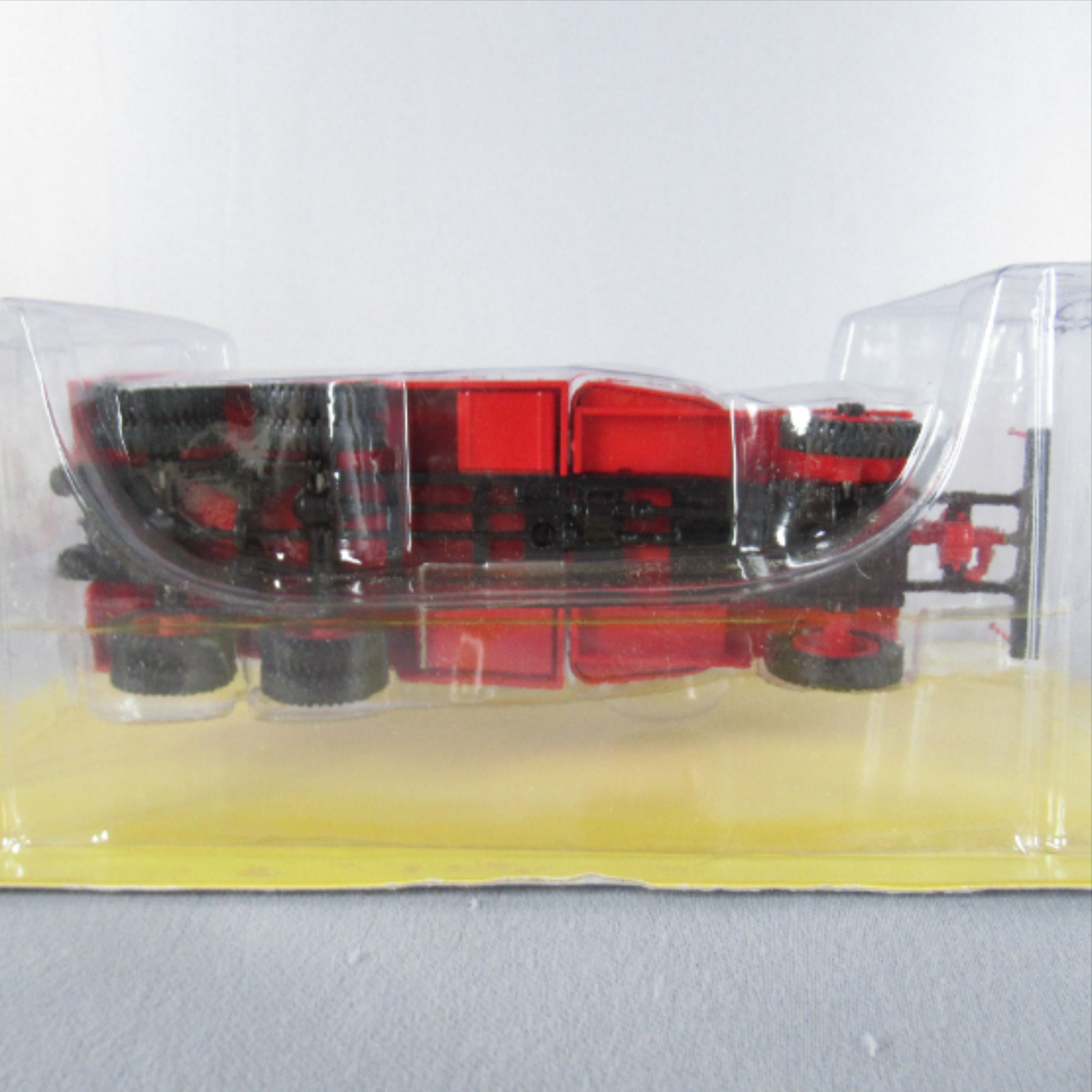 Modèle réduit Camion de Pompiers "Camion Citerne d'Incendie (CCI) Tubincendie sur GMC CCKW 353 avec Pompe à l'Avant", échelle 1/43 Comme neuf - Vue 4 - 