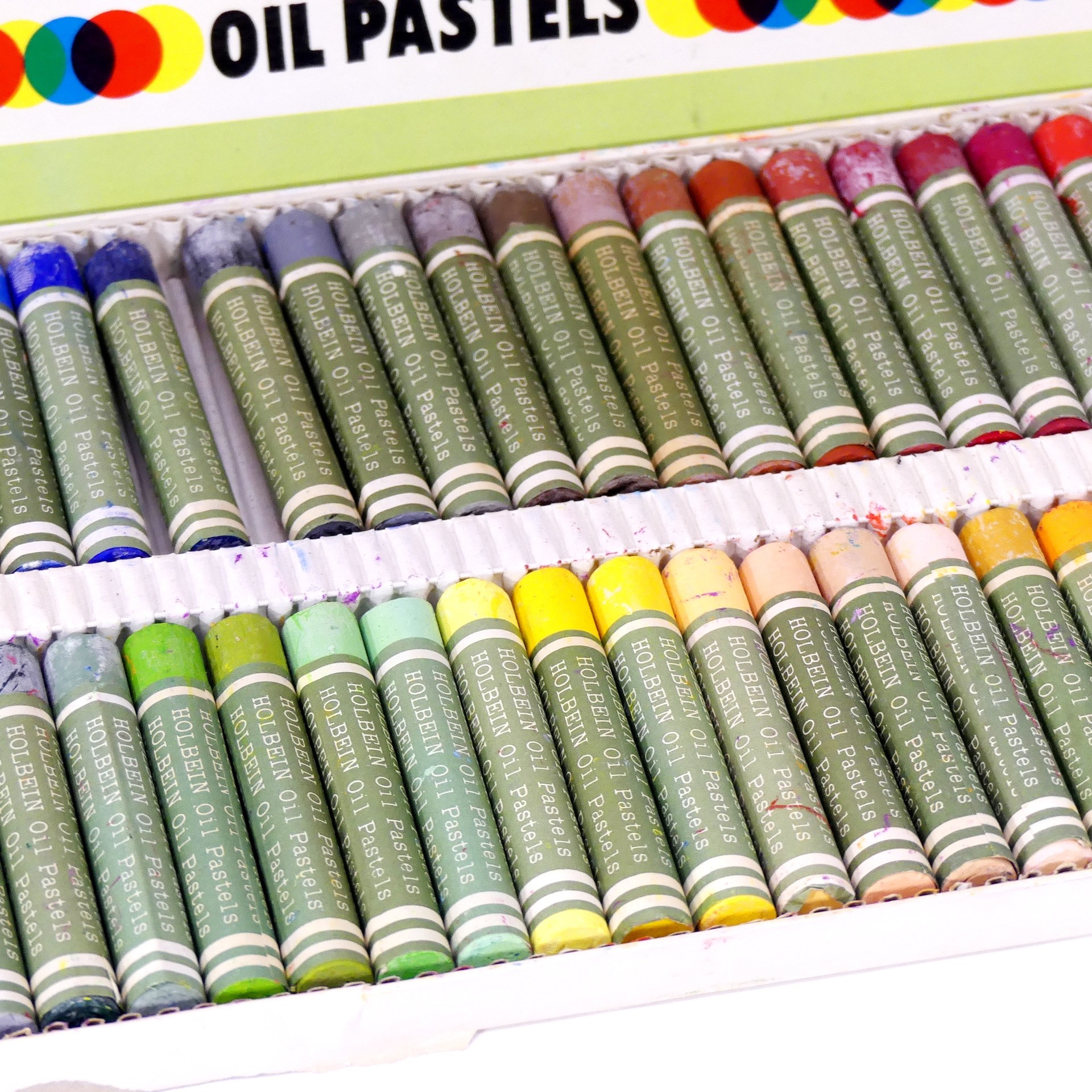Voir photo 2 de 45 Pastels à l'huile - Holbein 45 Pastels à l'huile - Holbein Très bon état - Vue 2 -