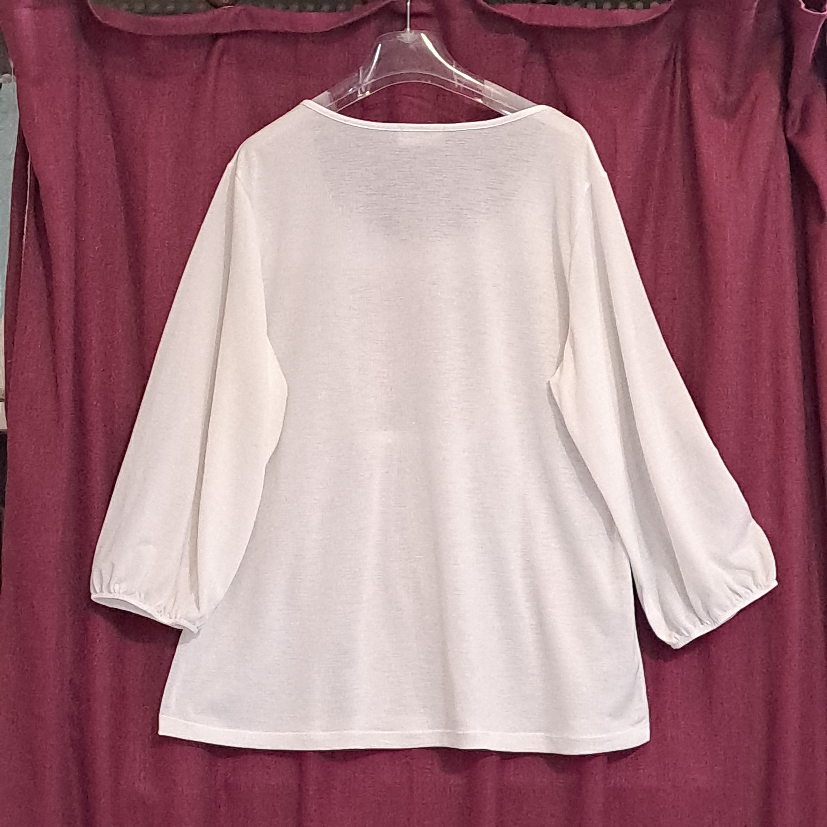Blouse années 50 en polyester motif ethnique sur fond blanc CAM'S T42 Très bon état - Vue 2 - 