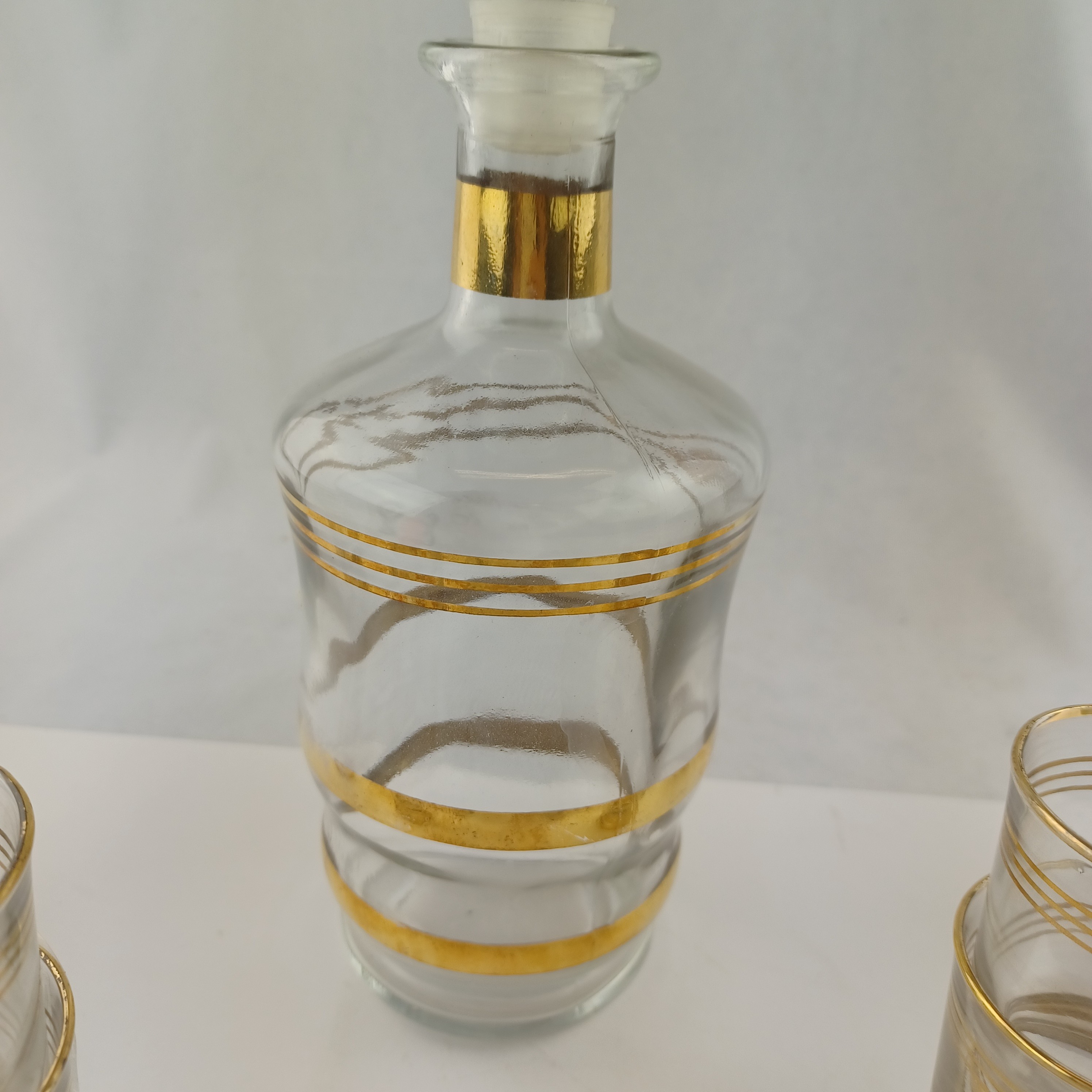 Voir photo 11 de Service à liqueur comprenant une carafe de 65cl avec bouchon, 8 verres à liqueurs et deux verres à thé avec leur cuillère Service à liqueur comprenant une carafe de 65cl avec bouchon, 8 verres à liqueurs et deux verres à thé avec leur cuillère Très bon état - Vue 11 -