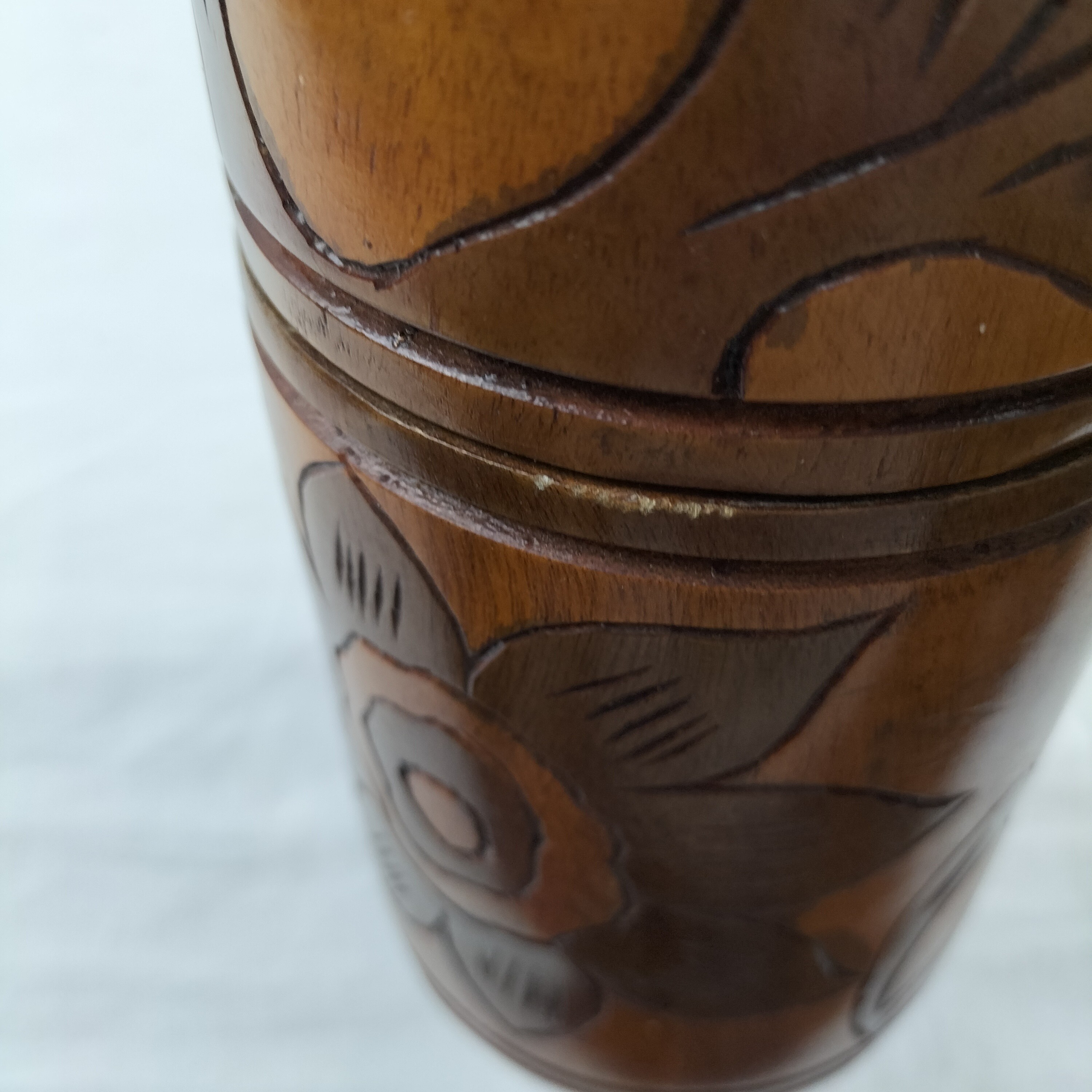 Magnifique porte-bouteille de vin en bois sculpté et peint - Photo 9