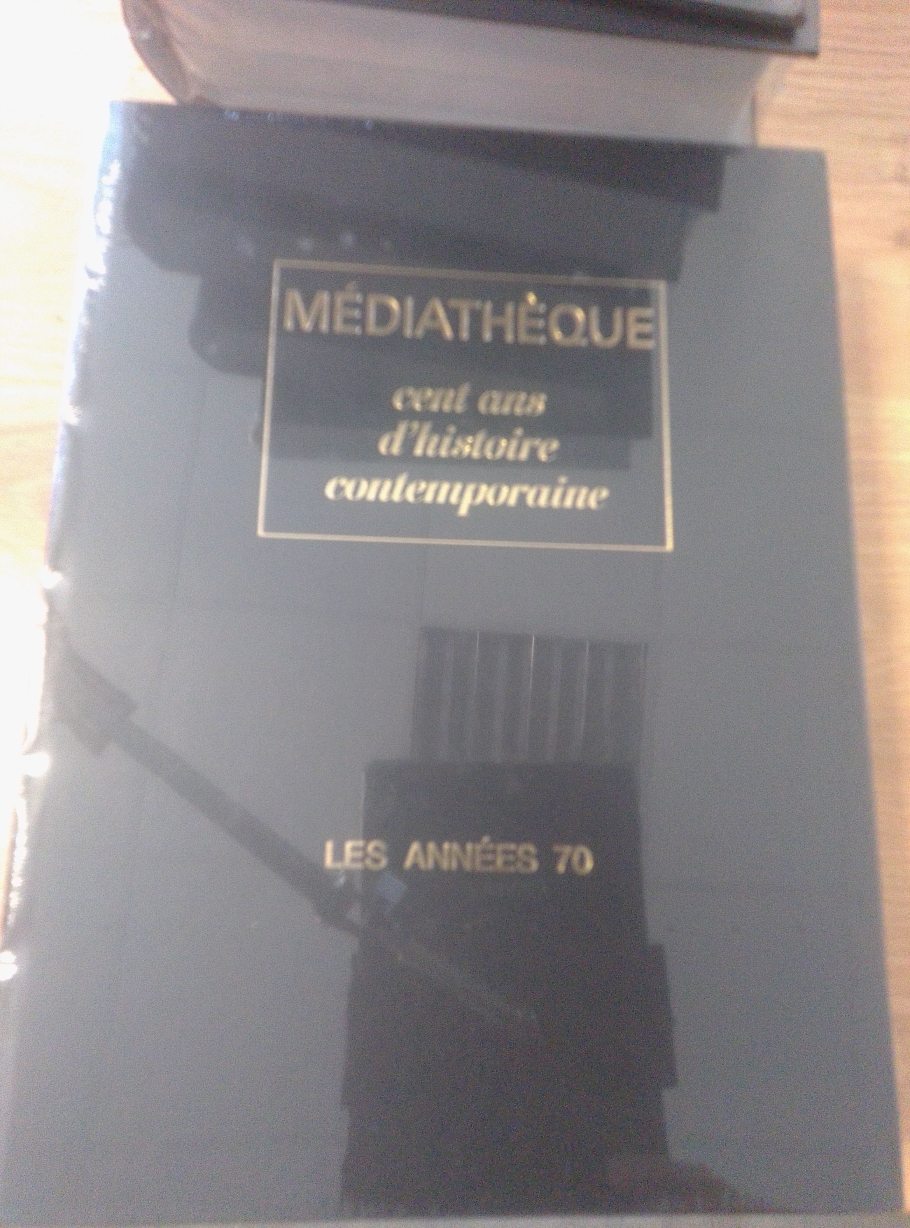 Médiathèque cent ans d'histoire contemporaine en 10 volumes - Photo 7