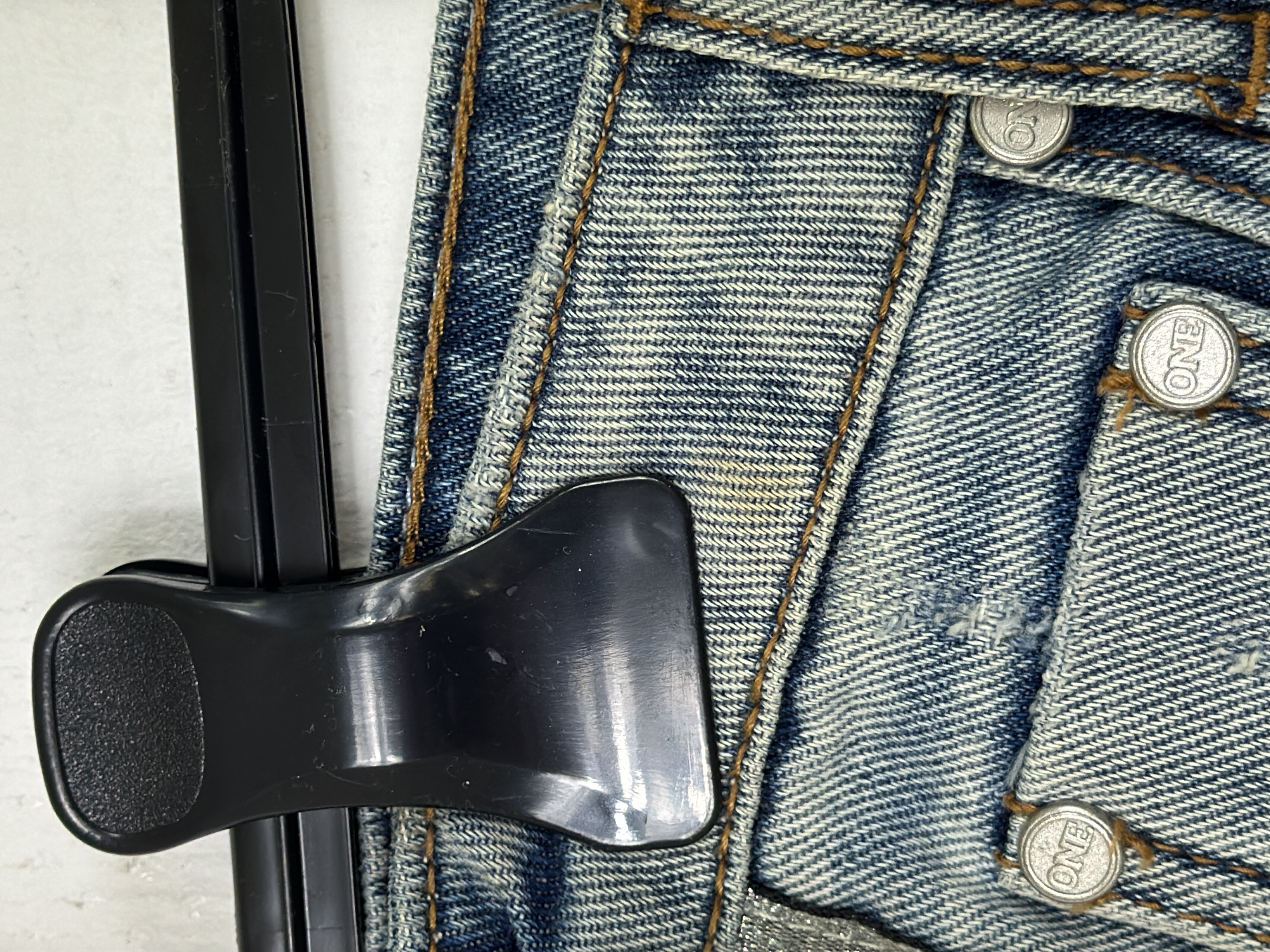 Jean bleu délavé One teaspoon XS avec détails noirs - Photo 3