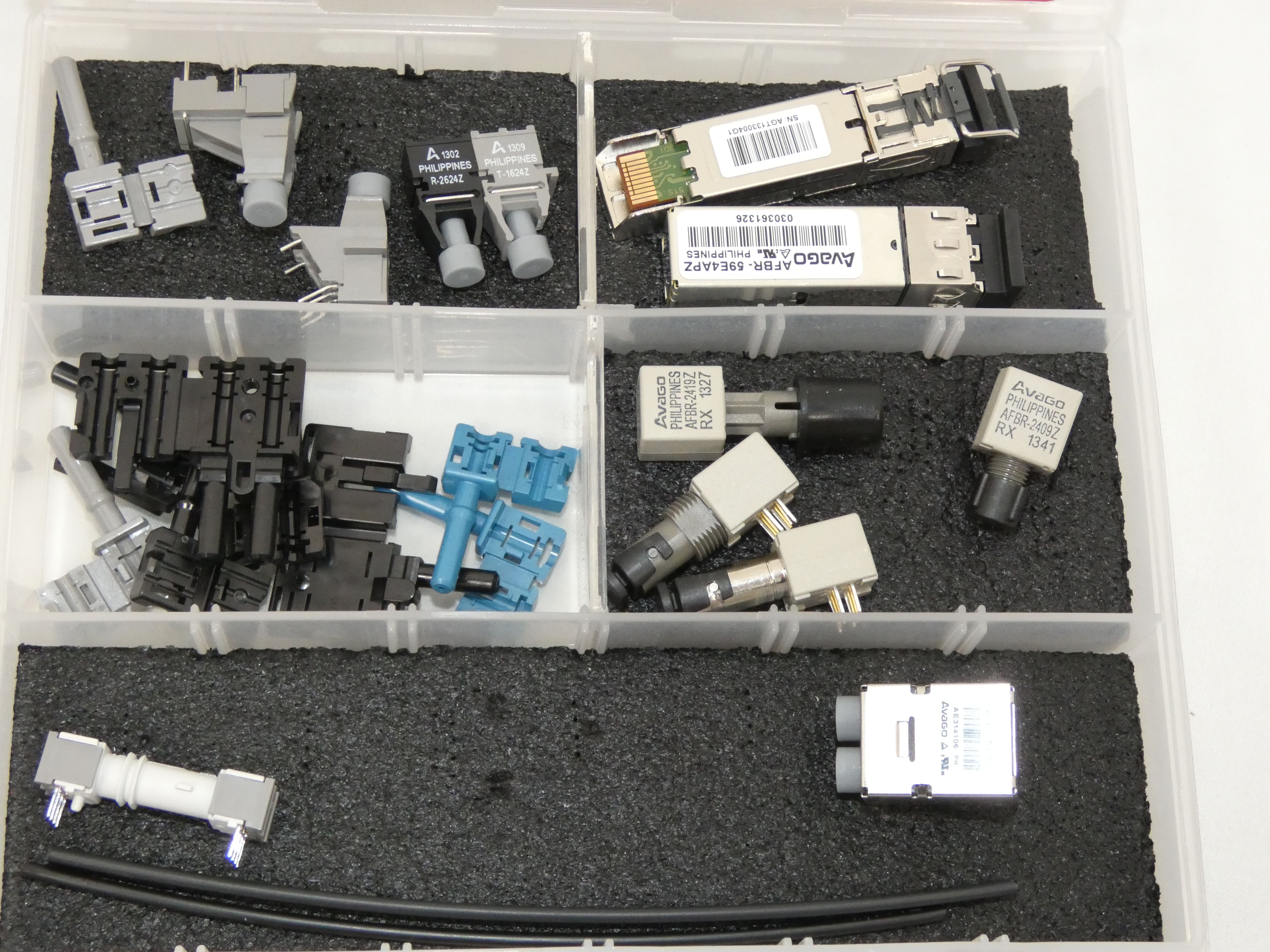Voir photo 4 de Coffret connectique fibre optique AVAGO Technologies Coffret connectique fibre optique AVAGO Technologies Très bon état - Vue 4 -