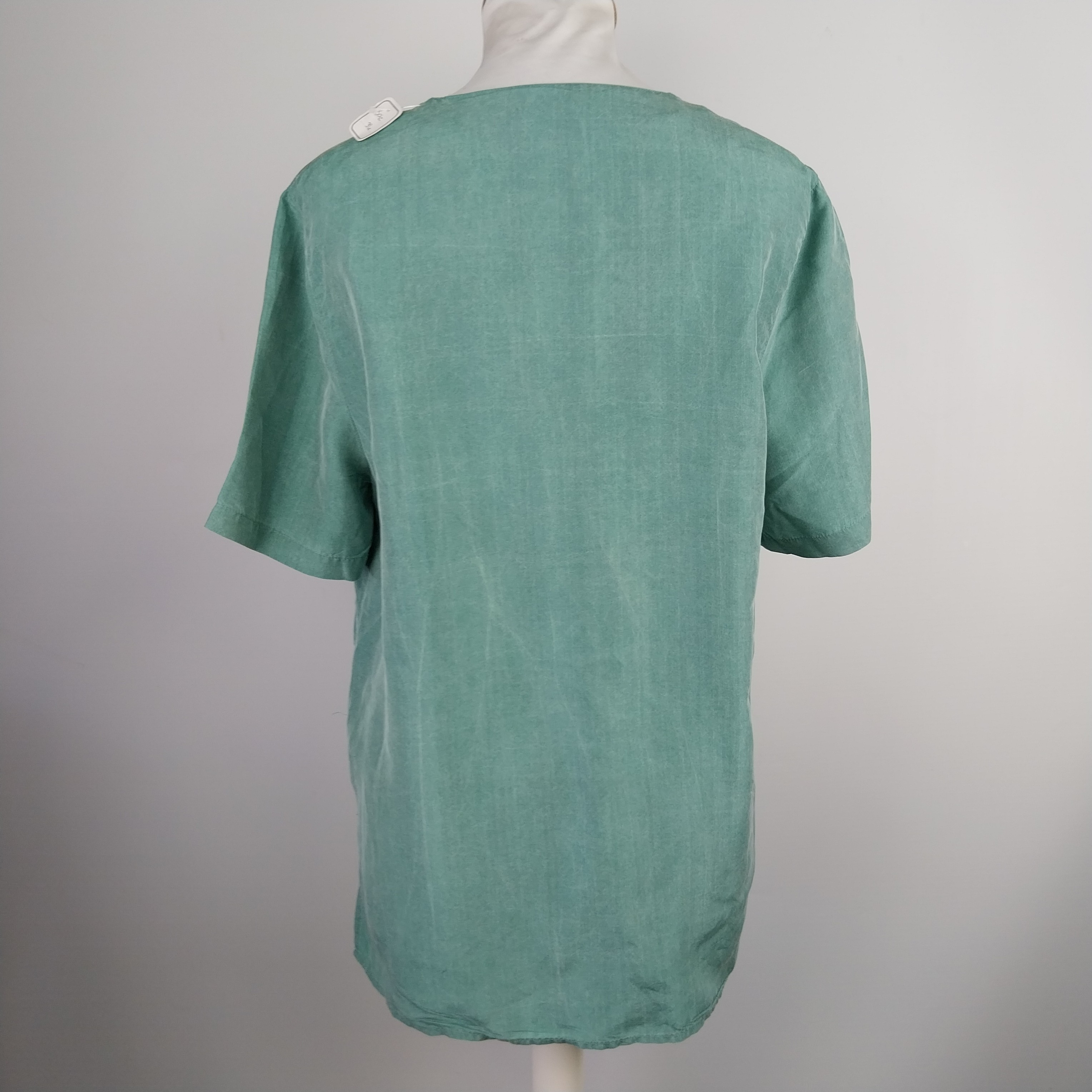 Voir photo 5 de Chemise en soie - CACHAREL - T2 Chemise en soie - CACHAREL - T2 Très bon état - Vue 5 -