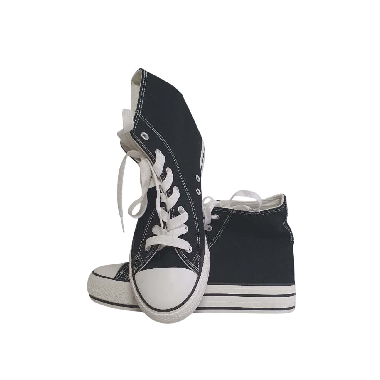 Acheter Baskets Noires En Toile Montantes unisexe - Campus - 41 Comme neuf - 19,20 € Baskets Noires En Toile Montantes unisexe - Campus - 41 Comme neuf - reconditionné disponible sur Label Emmaüs