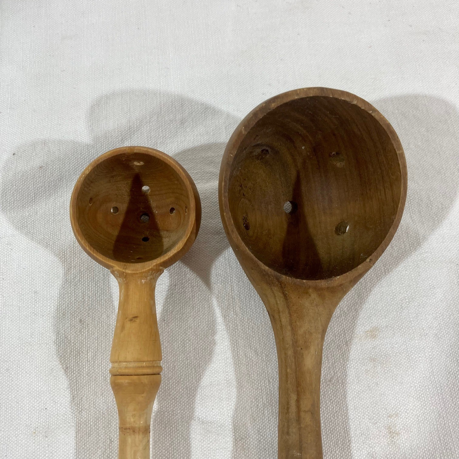 Lot de 2 cuillères à olives en bois percée - Photo 2