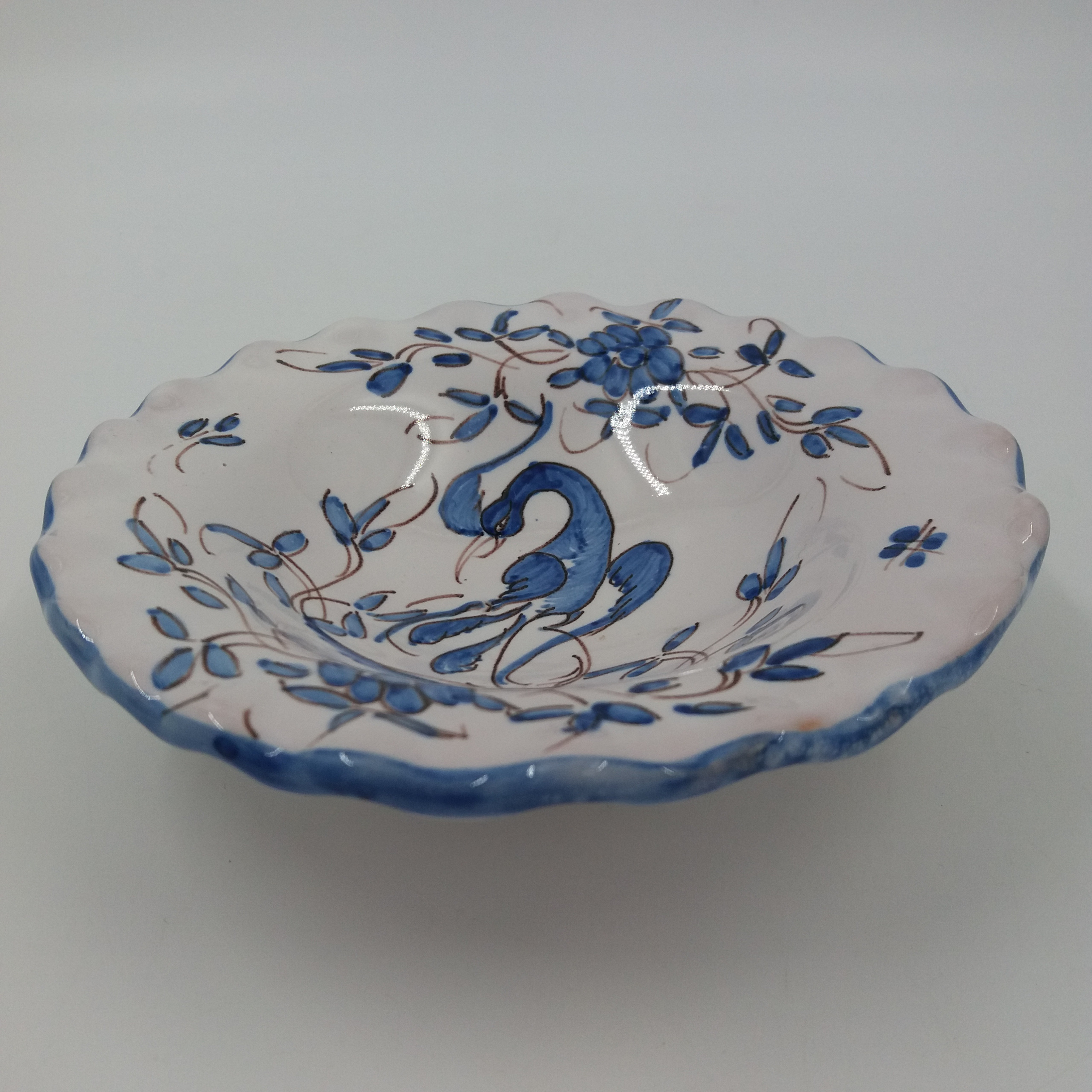 Coupelle en faïence de Martres Tolosane fait main décor vieux Moustiers. Motif oiseau bleu. Très bon état - Vue 2 - 