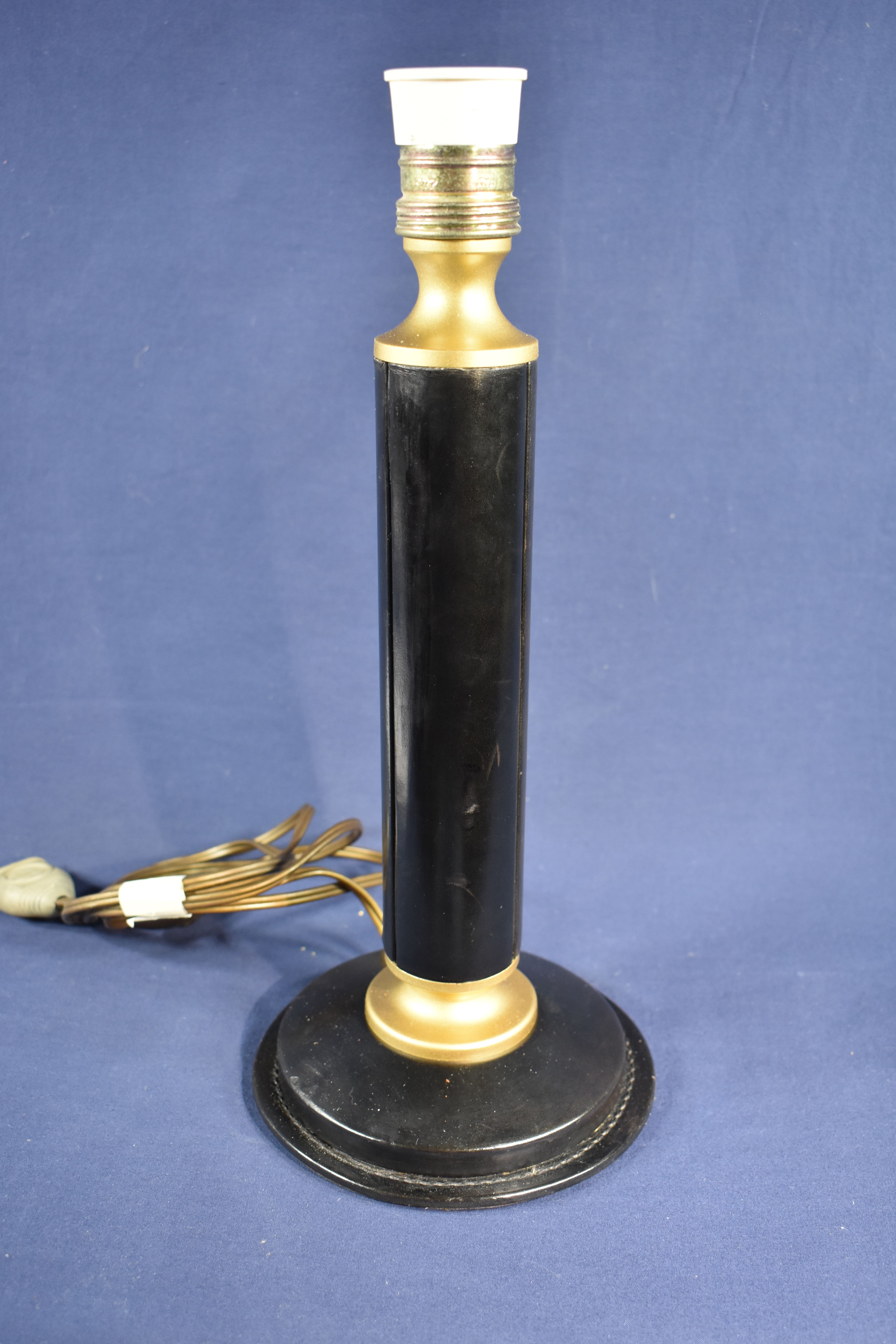 Pied de lampe cylindrique gainé de cuir 