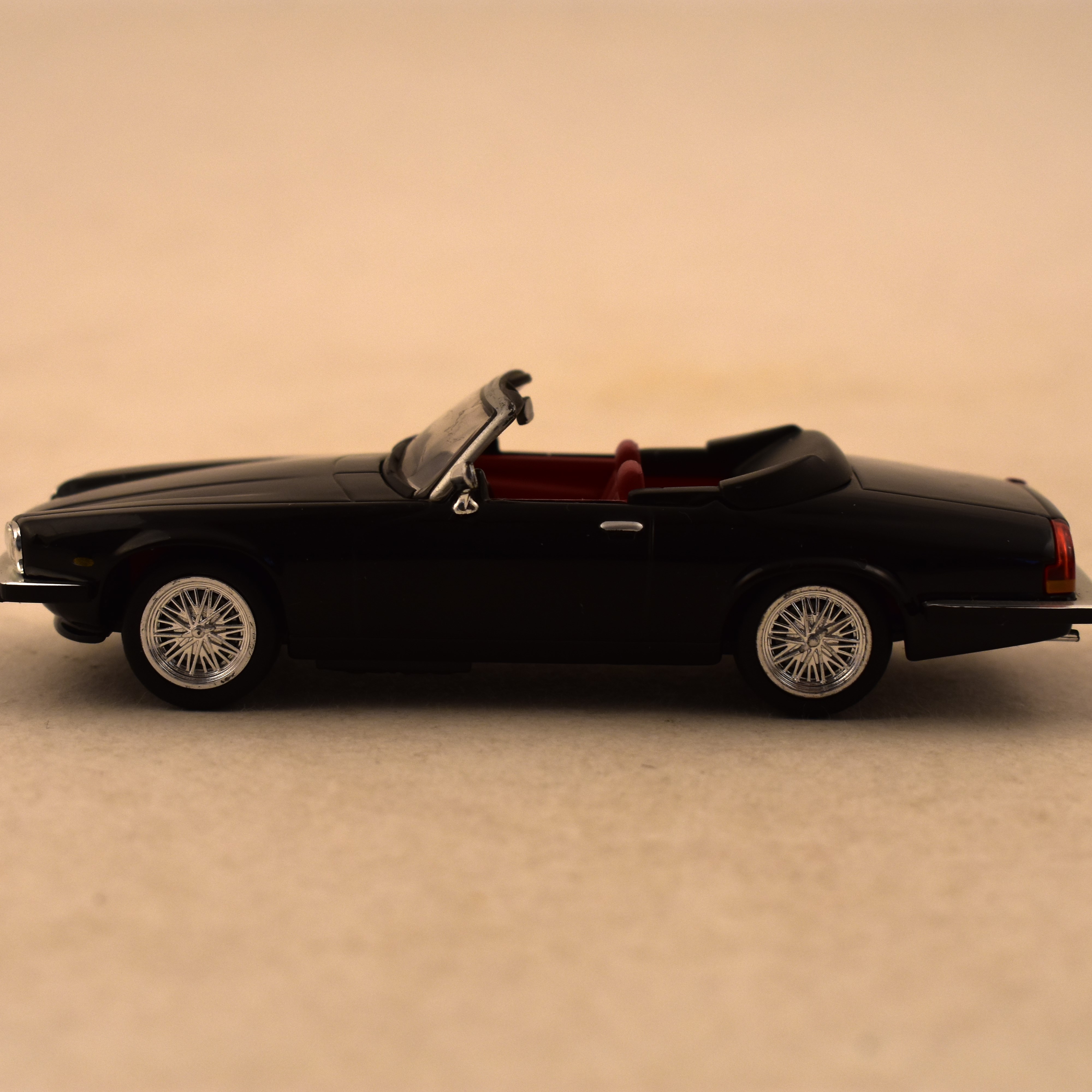 Solido 1/43 180 Jaguar XJS 1990  - Vue 3 - 