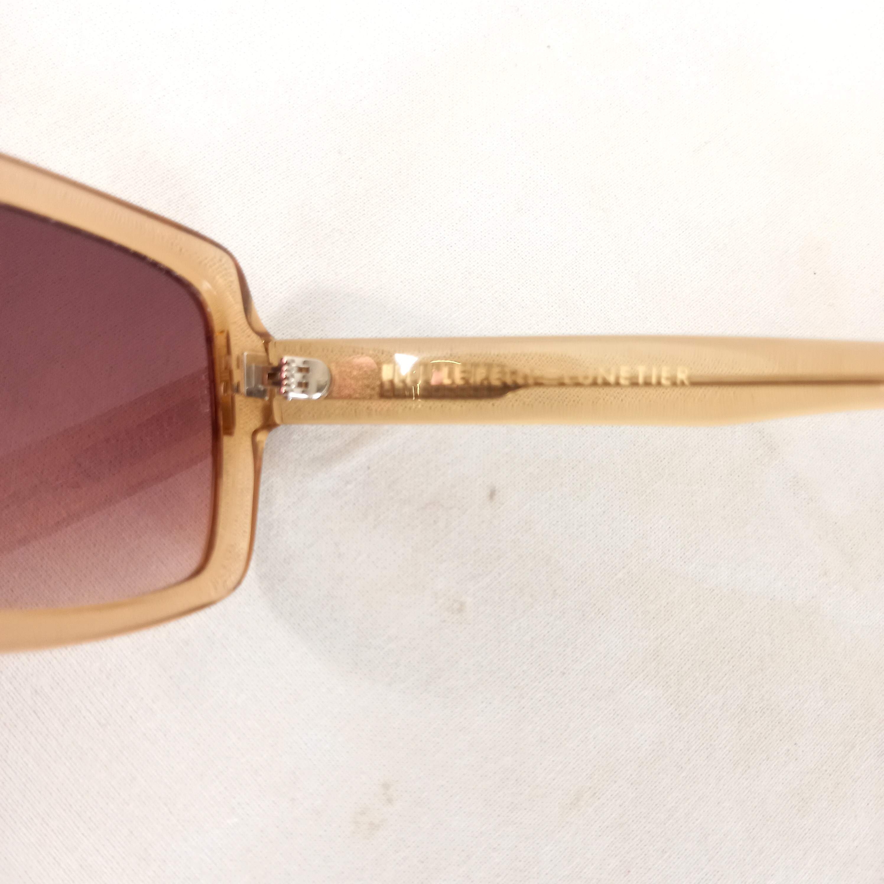 Lunette de soleil pour femme, de marque Le Petit Lunetier Très bon état - Vue 8 - 