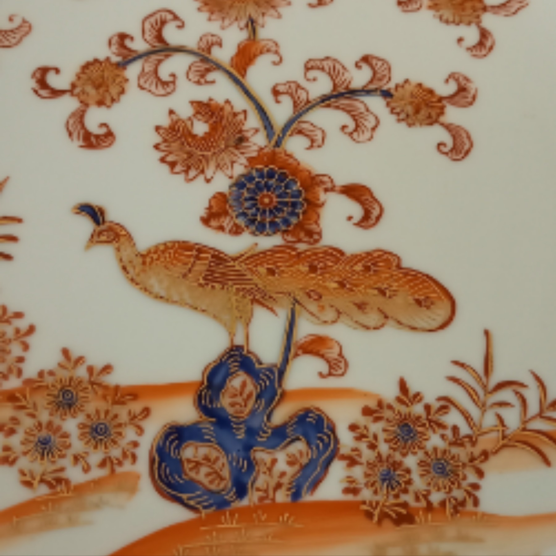 Ancienne Assiette peinte à la main . IMARI (Japon). Décor floral et signé au dos.  - Vue 5 - 