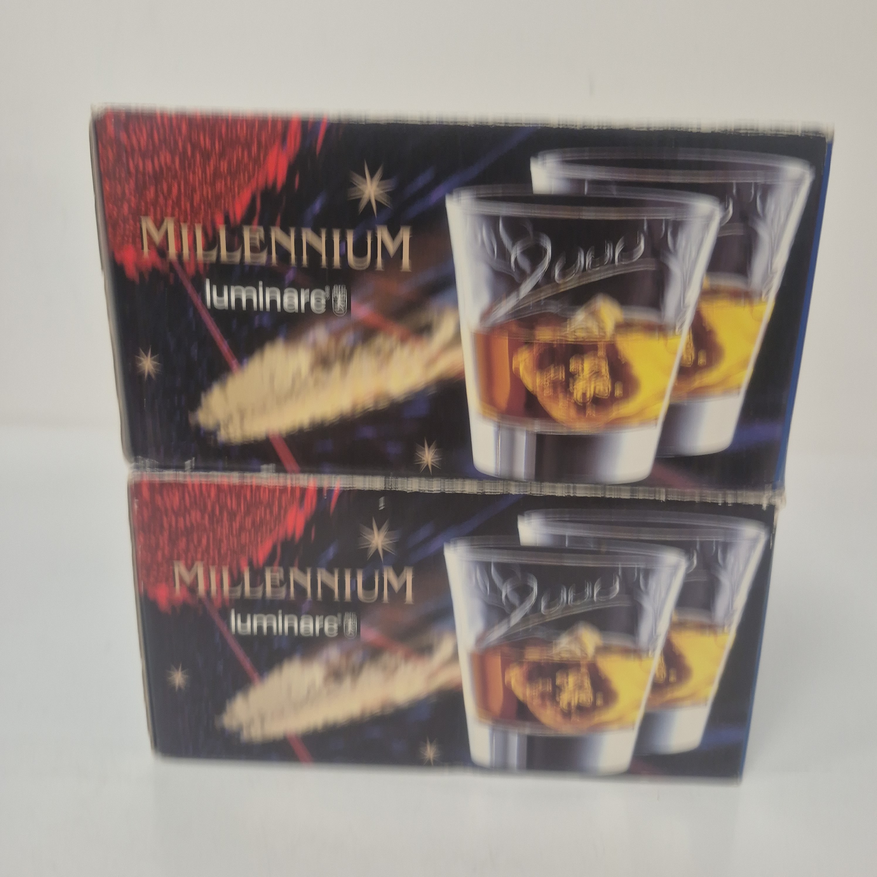 Voir photo 2 de 2 coffrets 4 verres a whisky an 2000 Luminarc 2 coffrets 4 verres a whisky an 2000 Luminarc Très bon état - Vue 2 -