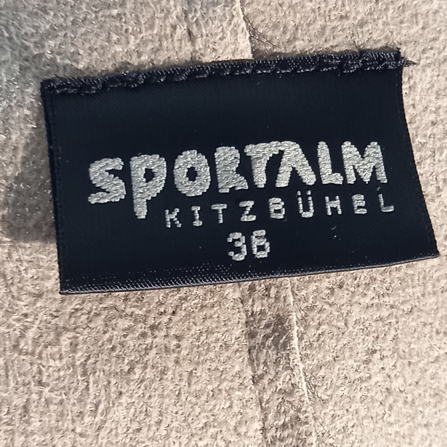 Voir photo 7 de Veste imitation peau de bête- Sportalm Kitzbuhel 36 Veste imitation peau de bête- Sportalm Kitzbuhel 36 - Vue 7 -