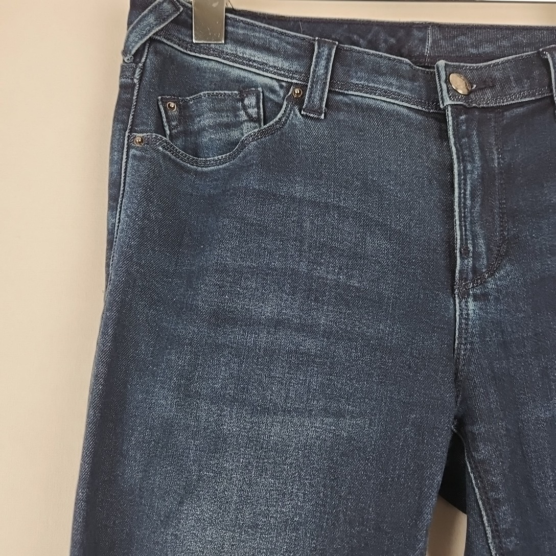 Voir photo 2 de Emporio Armani - Jeans bleu en coton - Taille 36/38 (estimé) longueur 94 cm Emporio Armani - Jeans bleu en coton - Taille 36/38 (estimé) longueur 94 cm - Vue 2 -