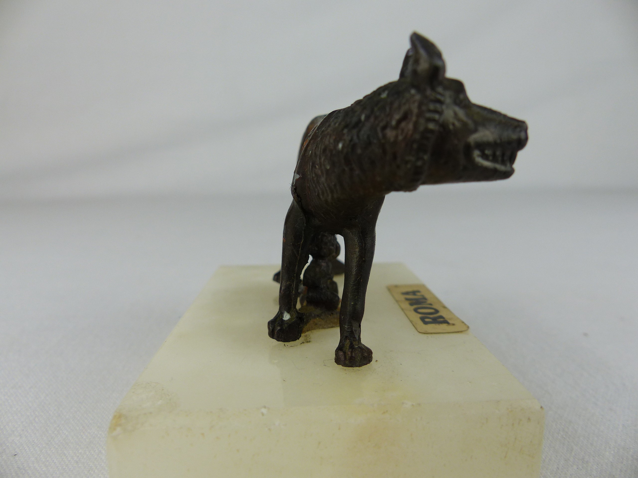 Statuette de La Louve, Rémus et Romulus, bronze et marbre, 6 cm Bon état - Vue 4 - 