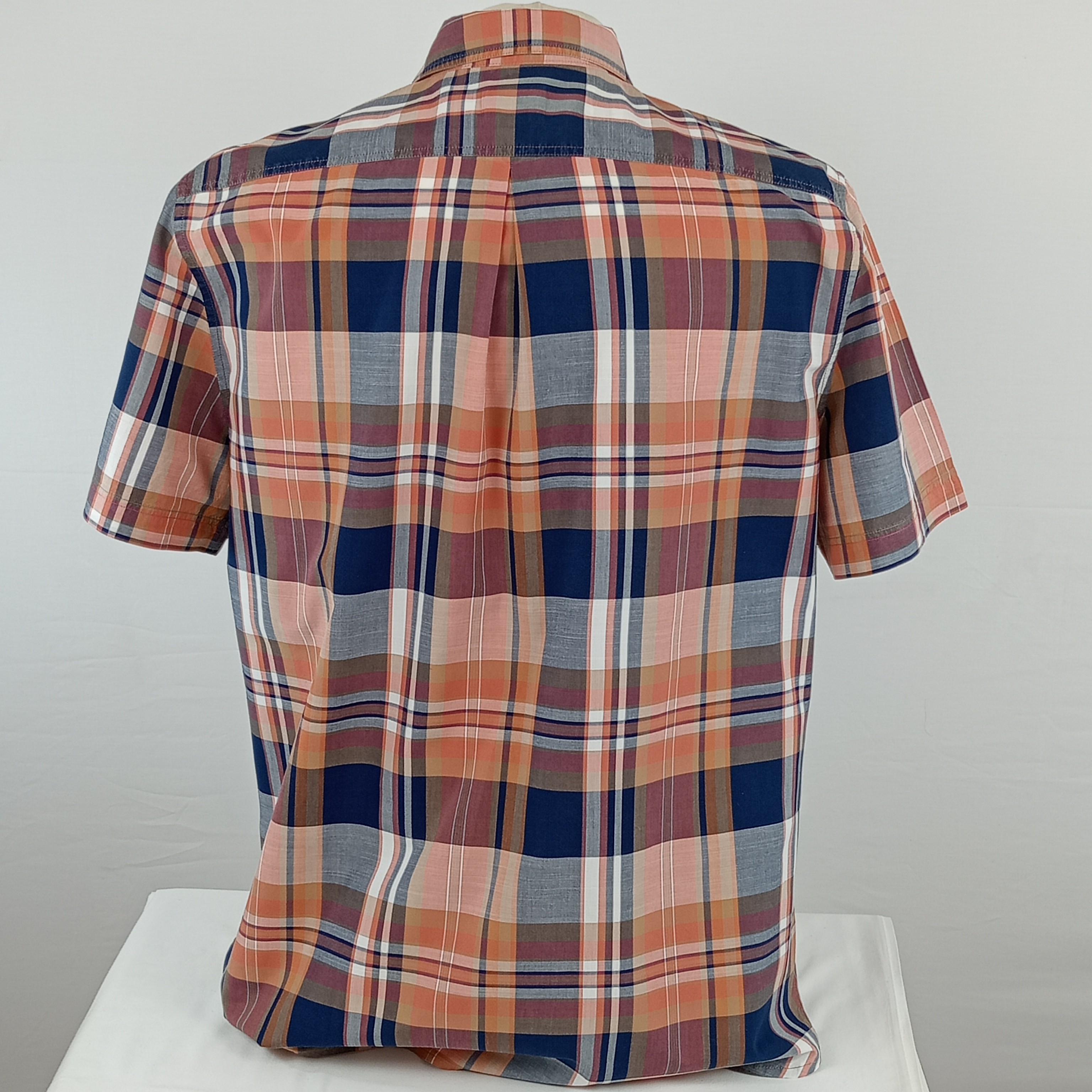 Chemise homme à carreaux de la marque Lacoste col classique manches courtes de couleur rouge tomette taille L (41) - Photo 1