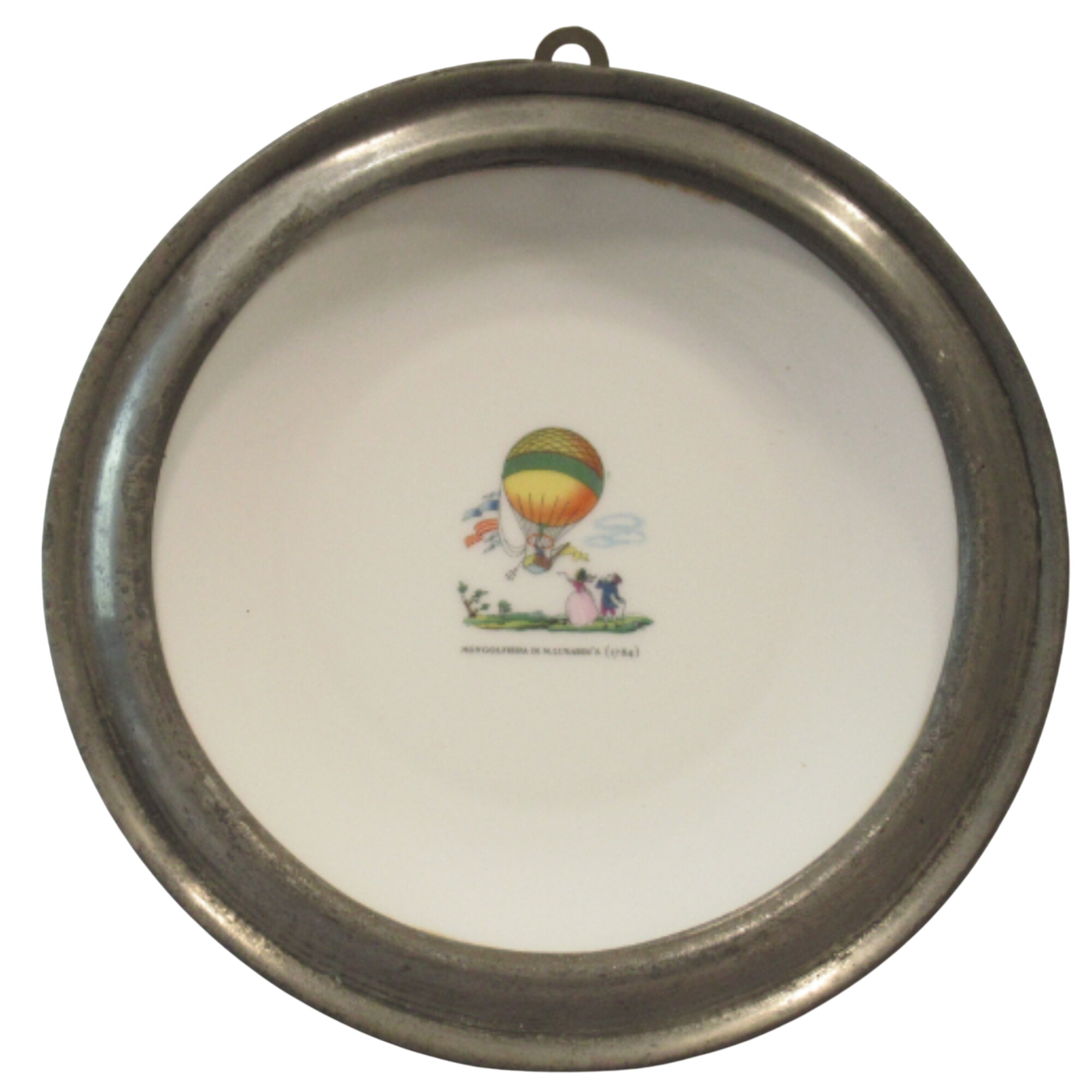 Assiette décorative "Mongolfiera di M. Lunardi's (1784)" en porcelaine de Limoges et étain d'art Ervé État correct -  reconditionné disponible sur Label Emmaüs