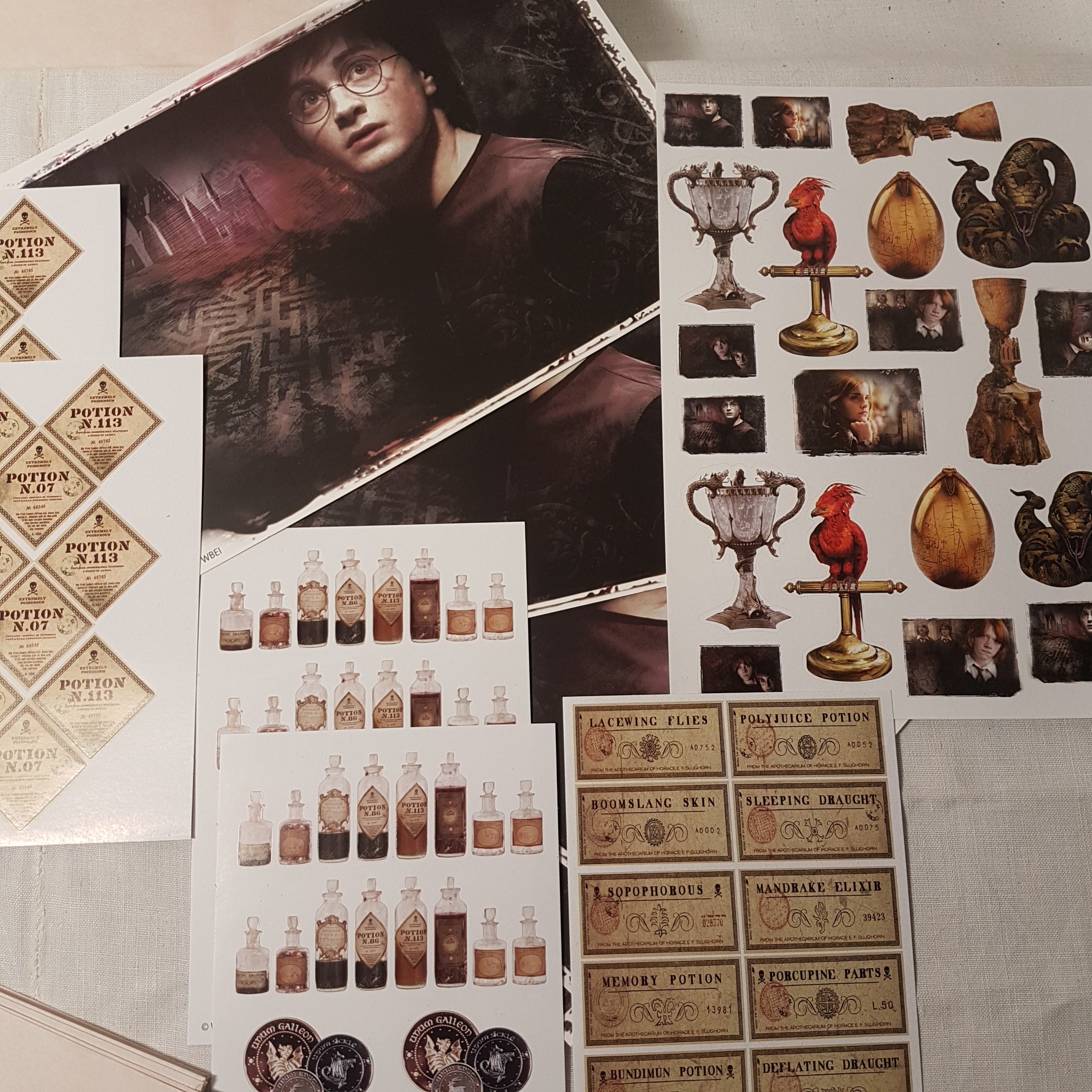 Voir photo 3 de Autocollants, enveloppes et image Harry Potter Autocollants, enveloppes et image Harry Potter Comme neuf - Vue 3 -