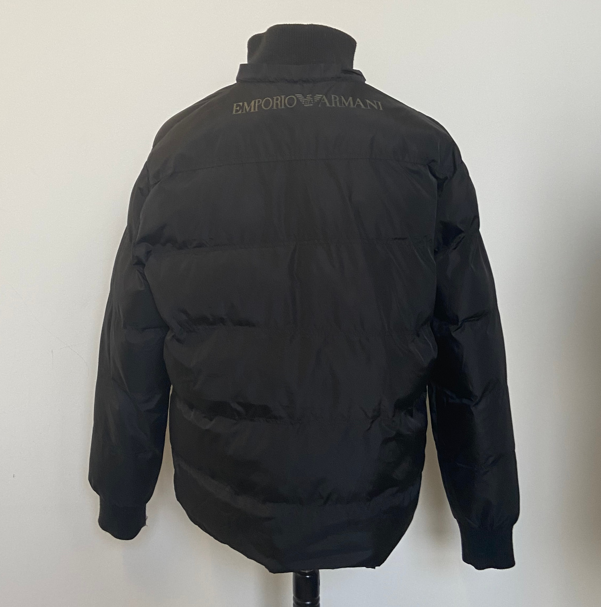 Voir photo 6 de Doudoune Emporio Armani T.XL Doudoune Emporio Armani T.XL Bon état - Vue 6 -
