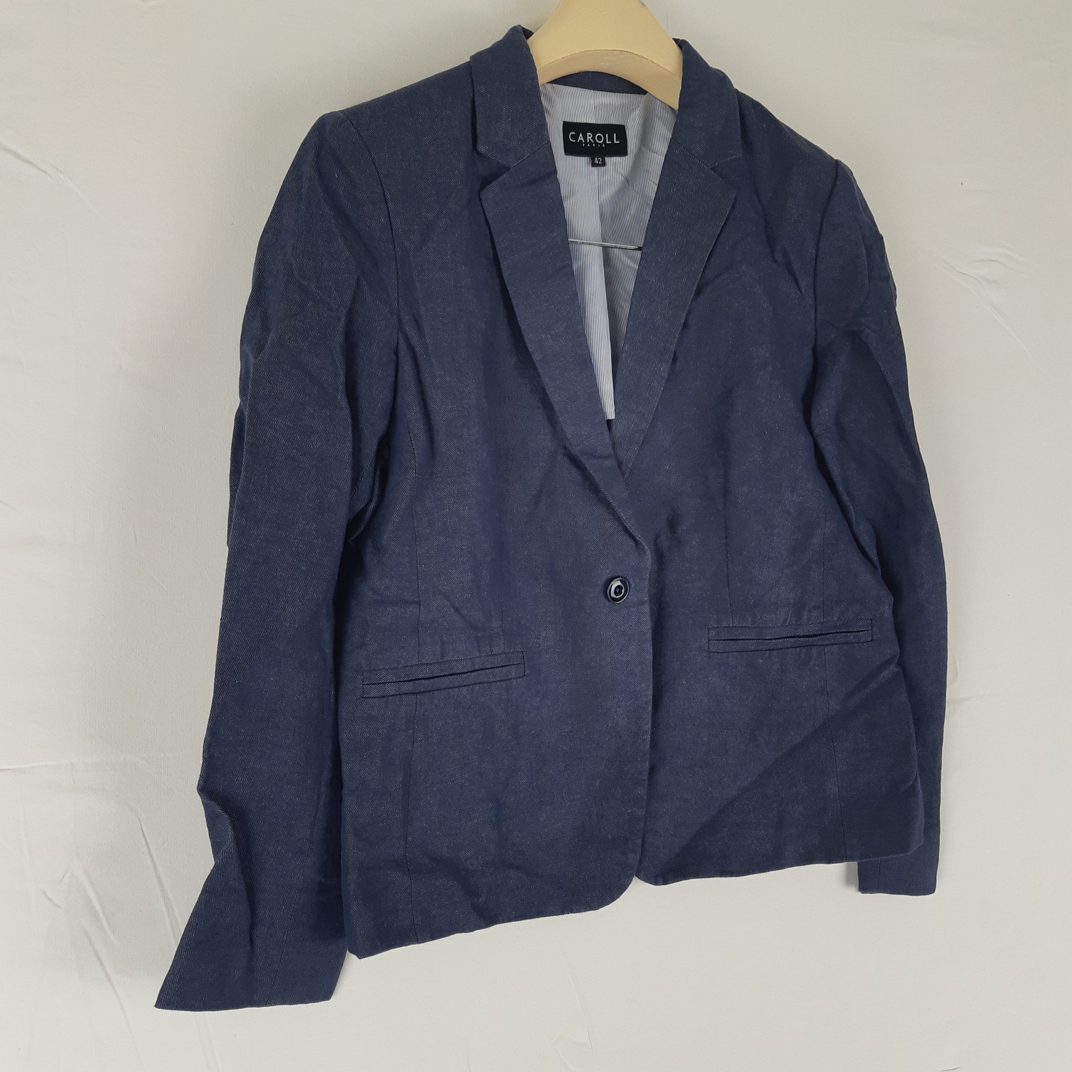 Voir photo 4 de Caroll - Veste blazer gris foncé - Taille 42 mesures Poitrine= 44 Longueur= 60 Caroll - Veste blazer gris foncé - Taille 42 mesures Poitrine= 44 Longueur= 60 Très bon état - Vue 4 -