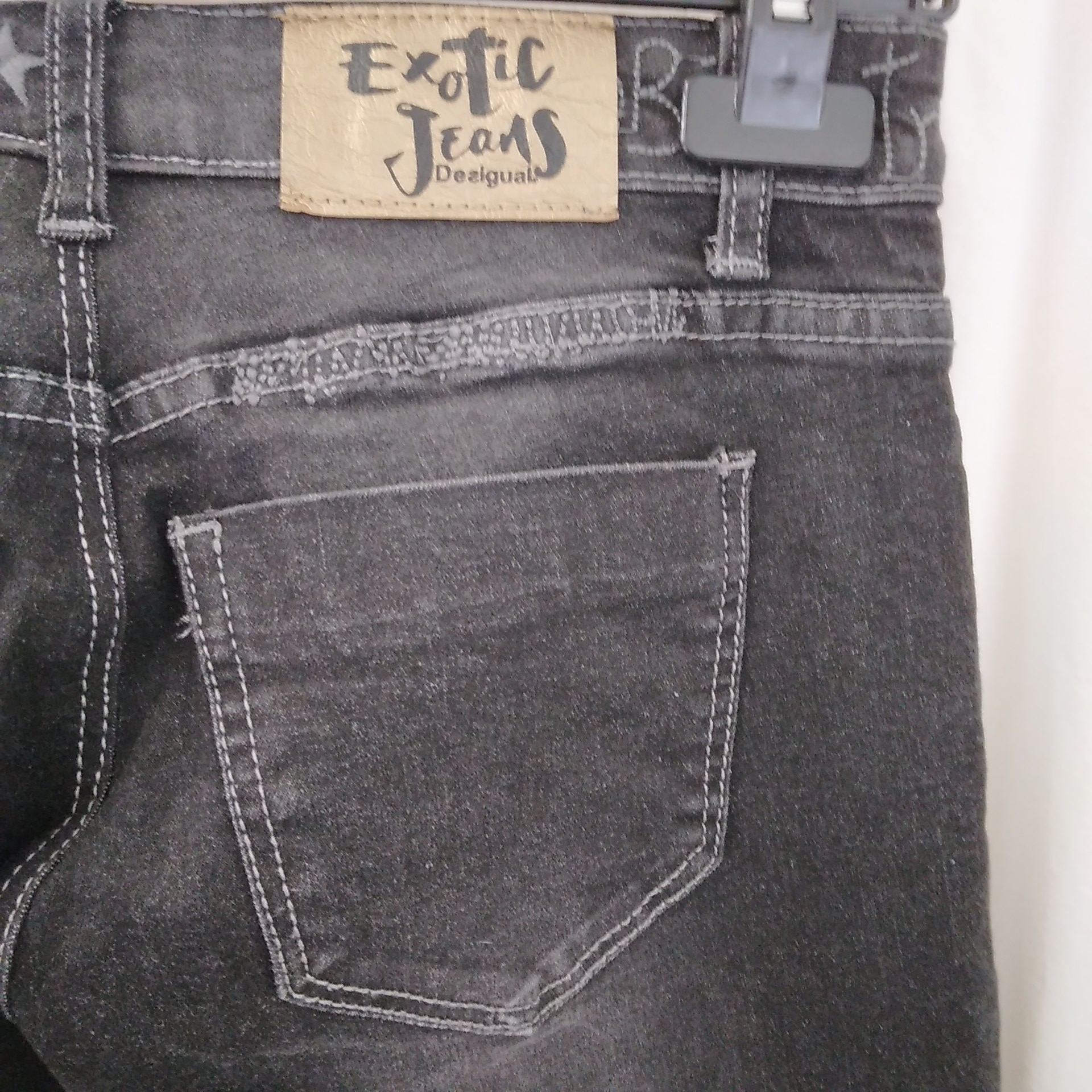 Jeans customisé, Desigual - 38 Comme neuf - Vue 7 - 