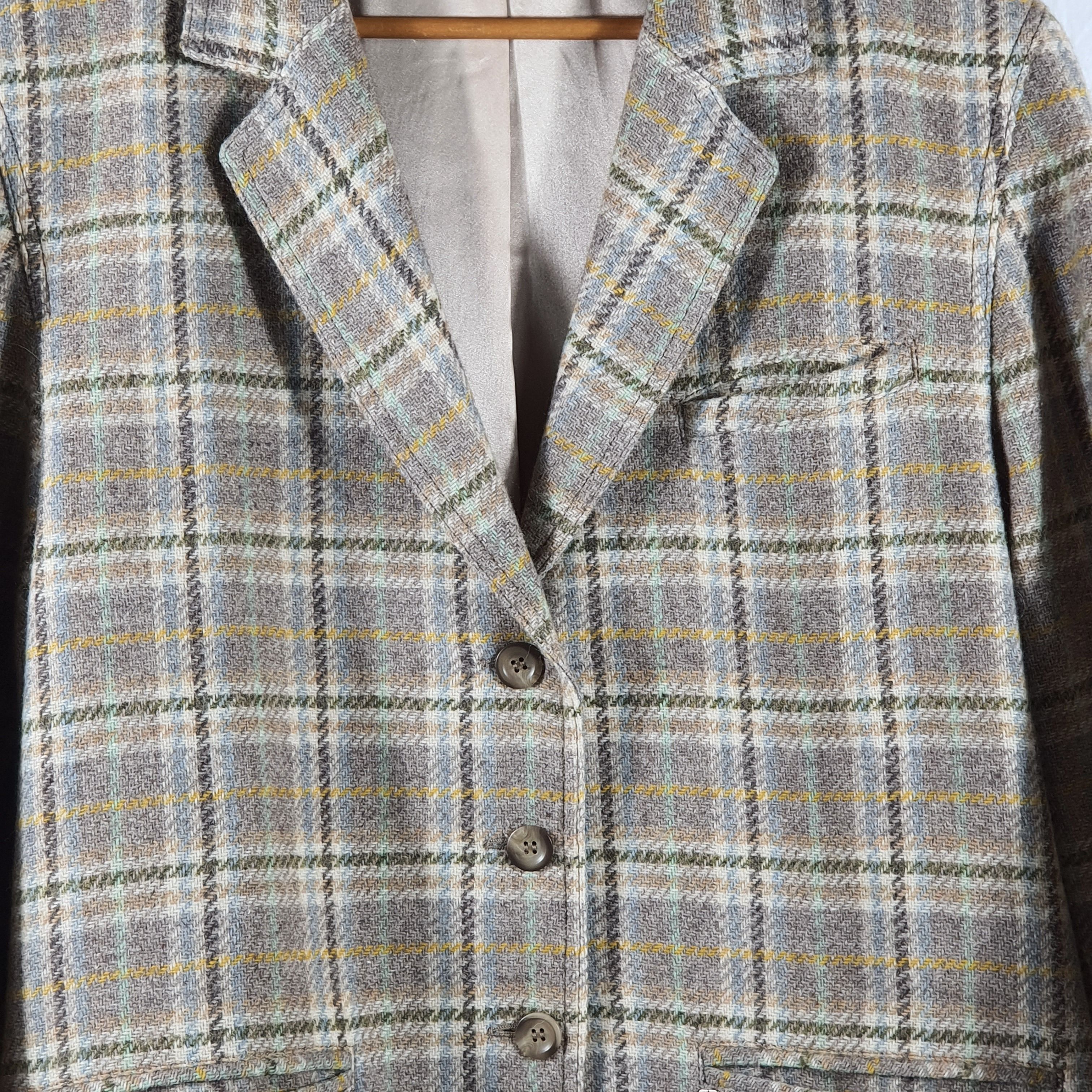 Voir photo 3 de Veste à carreaux tons beiges - New Man - T40 Veste à carreaux tons beiges - New Man - T40 - Vue 3 -