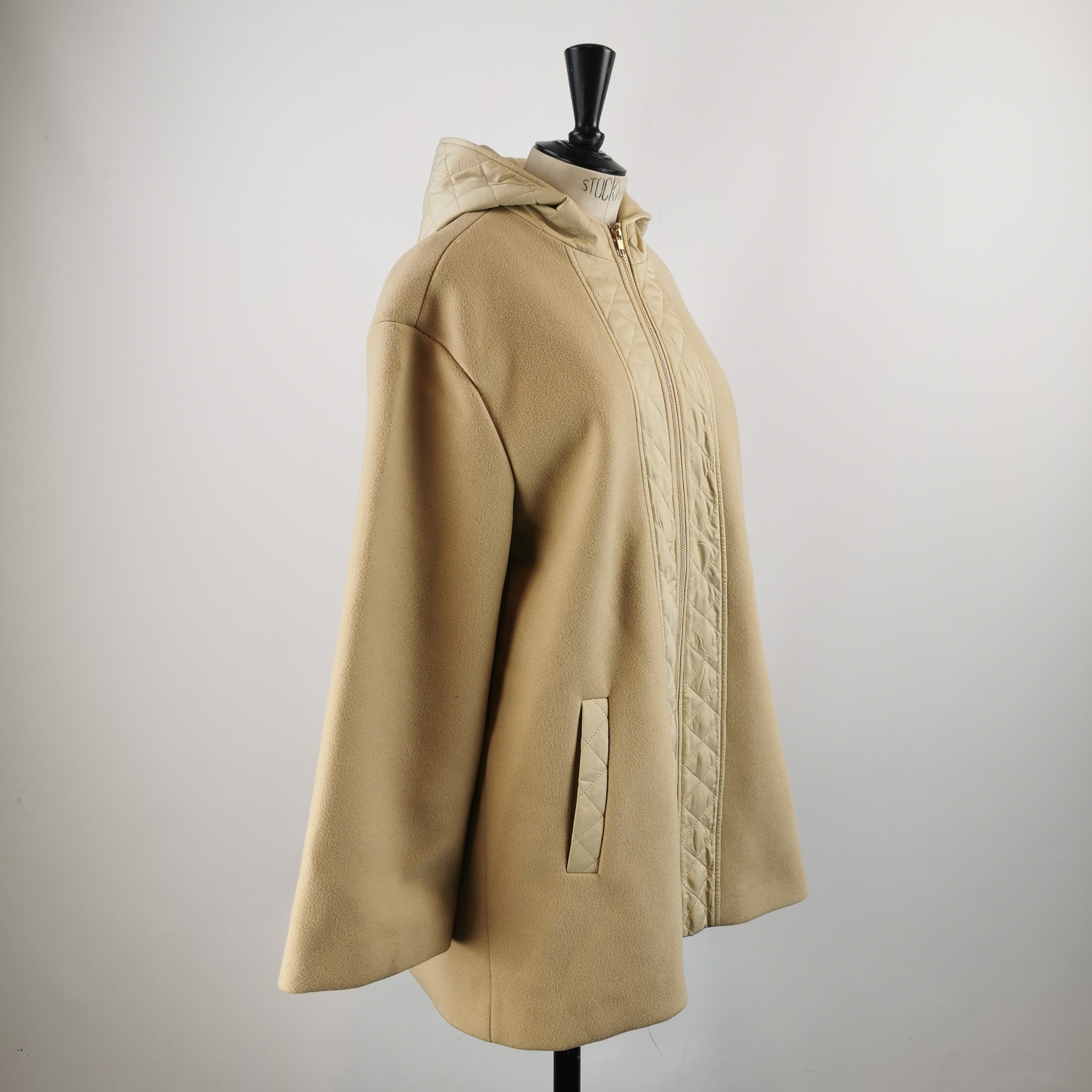 Manteau beige inspiration cape Riu (estimé) -Taille 40 (estimé) Comme neuf - Vue 3 - 
