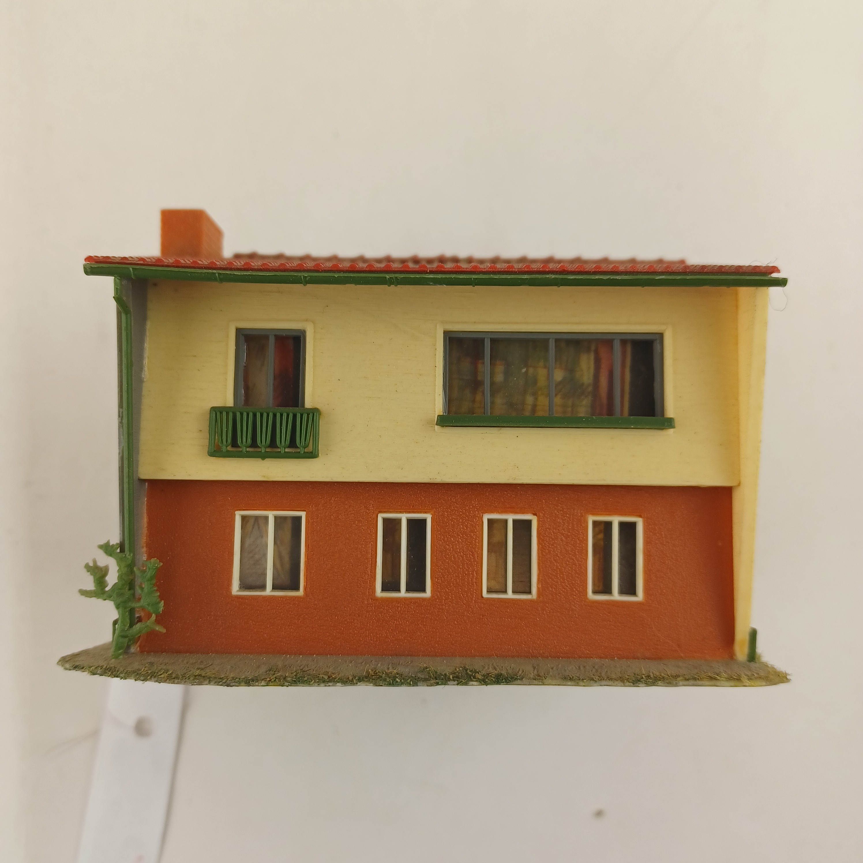 Maquette de modélisme d'une maison à cheminée de 10x9x8 cm Très bon état - Vue 5 - 