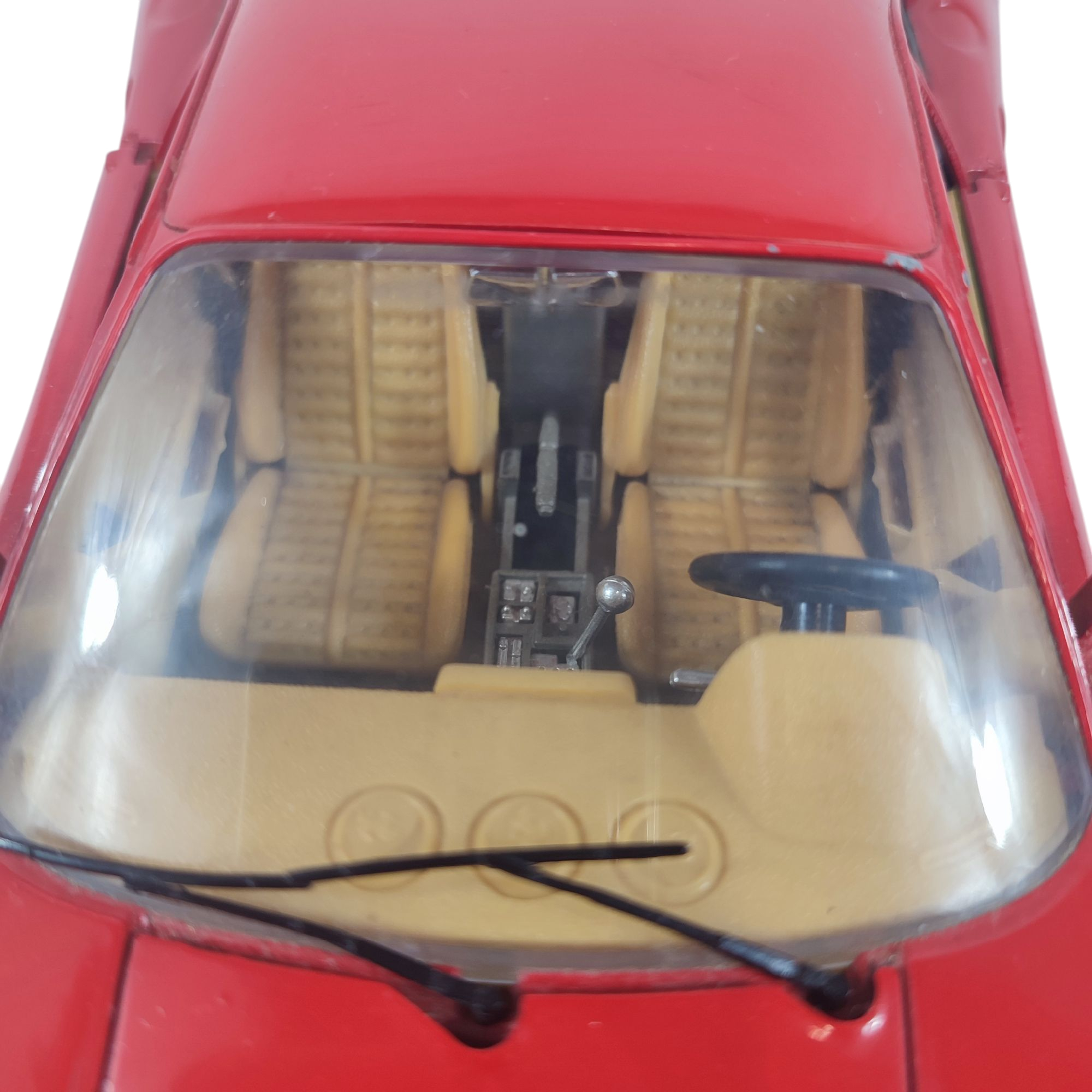 Voir photo 3 de Voiture Burago Ferrari GTO 1984 - scale 1/18 Voiture Burago Ferrari GTO 1984 - scale 1/18 Bon état - Vue 3 -