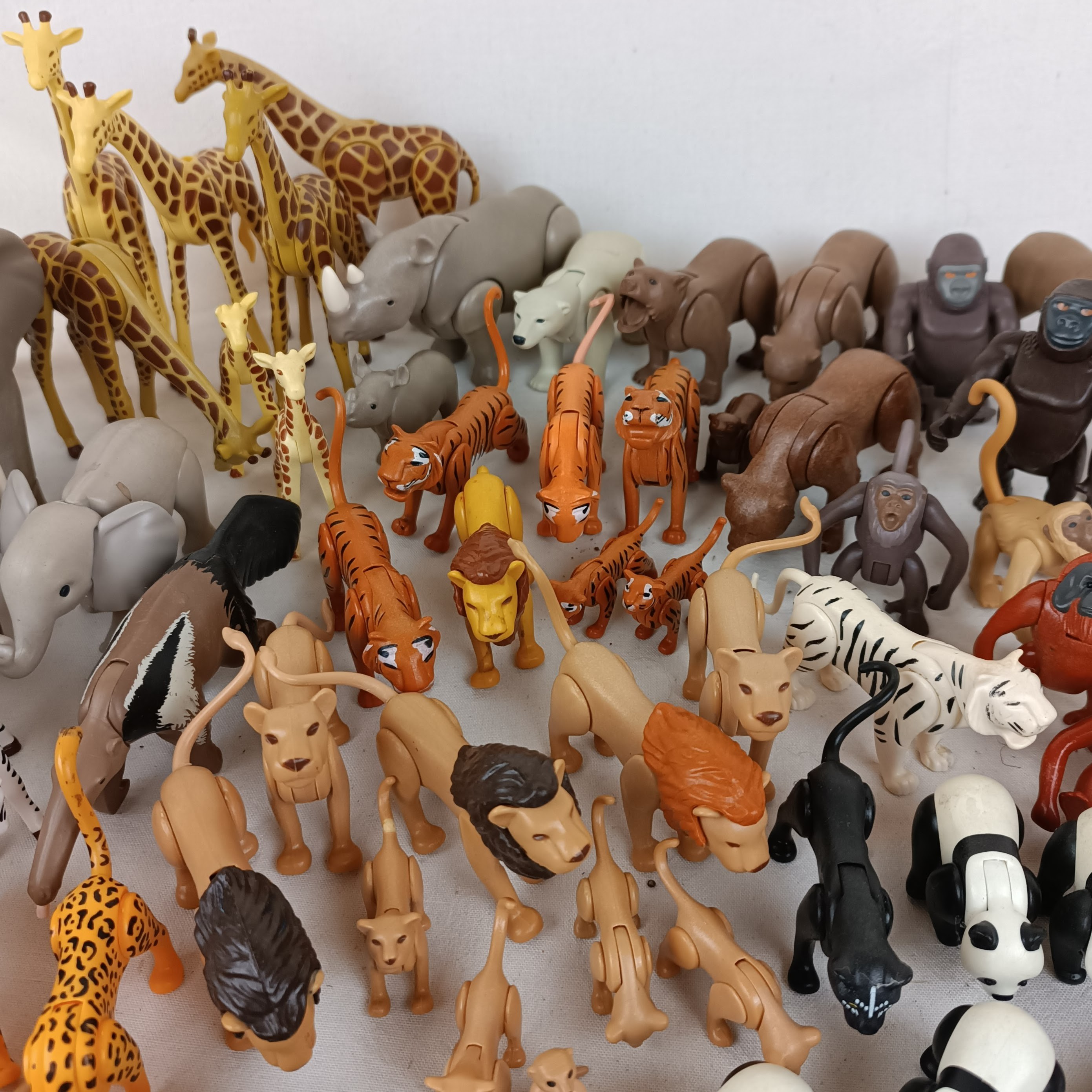 Ensemble Playmobil Zoo, Parc animalier et autres extensions : 175 animaux, 24 personnages Bon état - Vue 31 - 