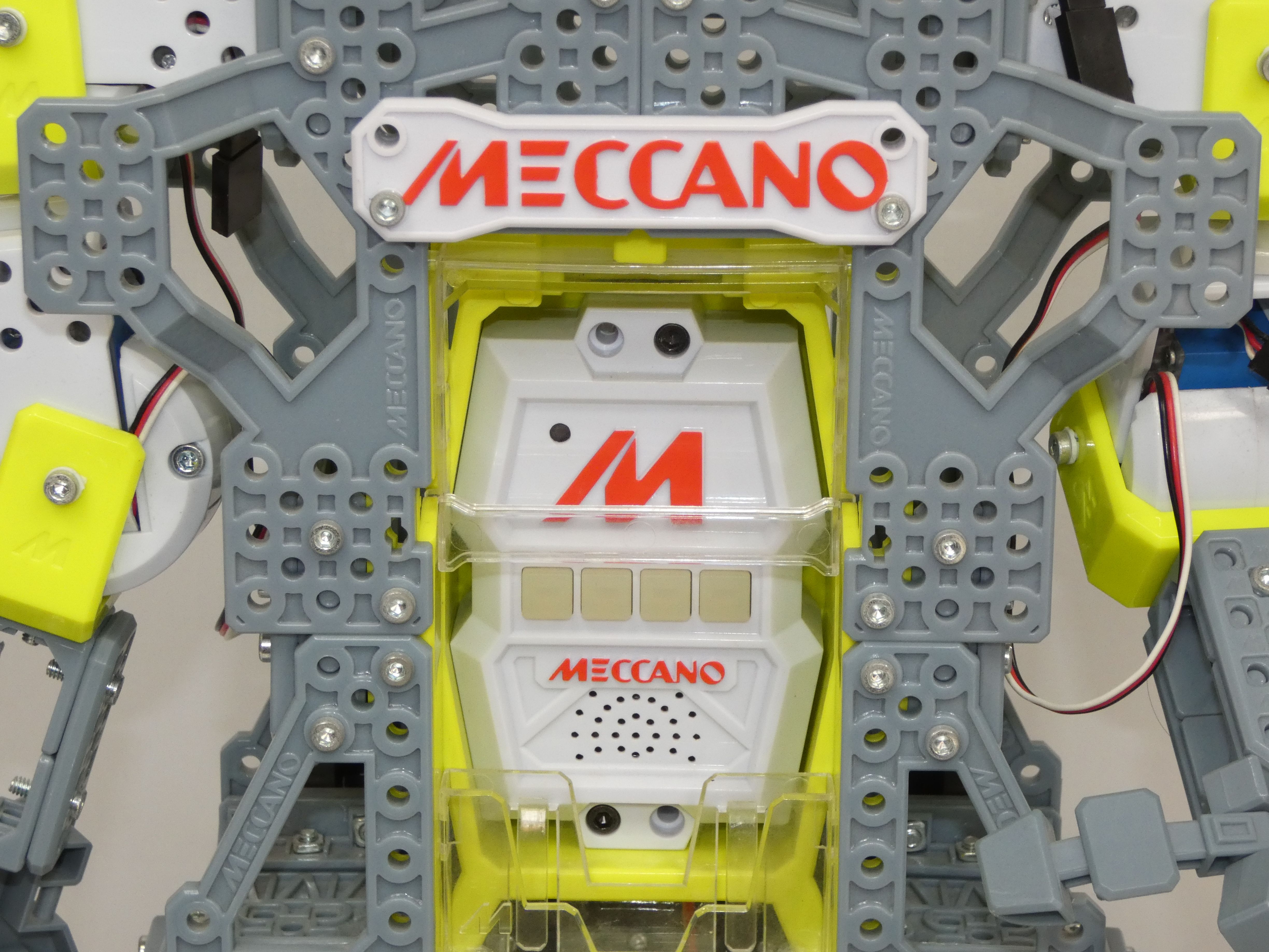 Voir photo 3 de Robot interactif Meccanoid G15 de chez MECCANO TECH Robot interactif Meccanoid G15 de chez MECCANO TECH Bon état - Vue 3 -