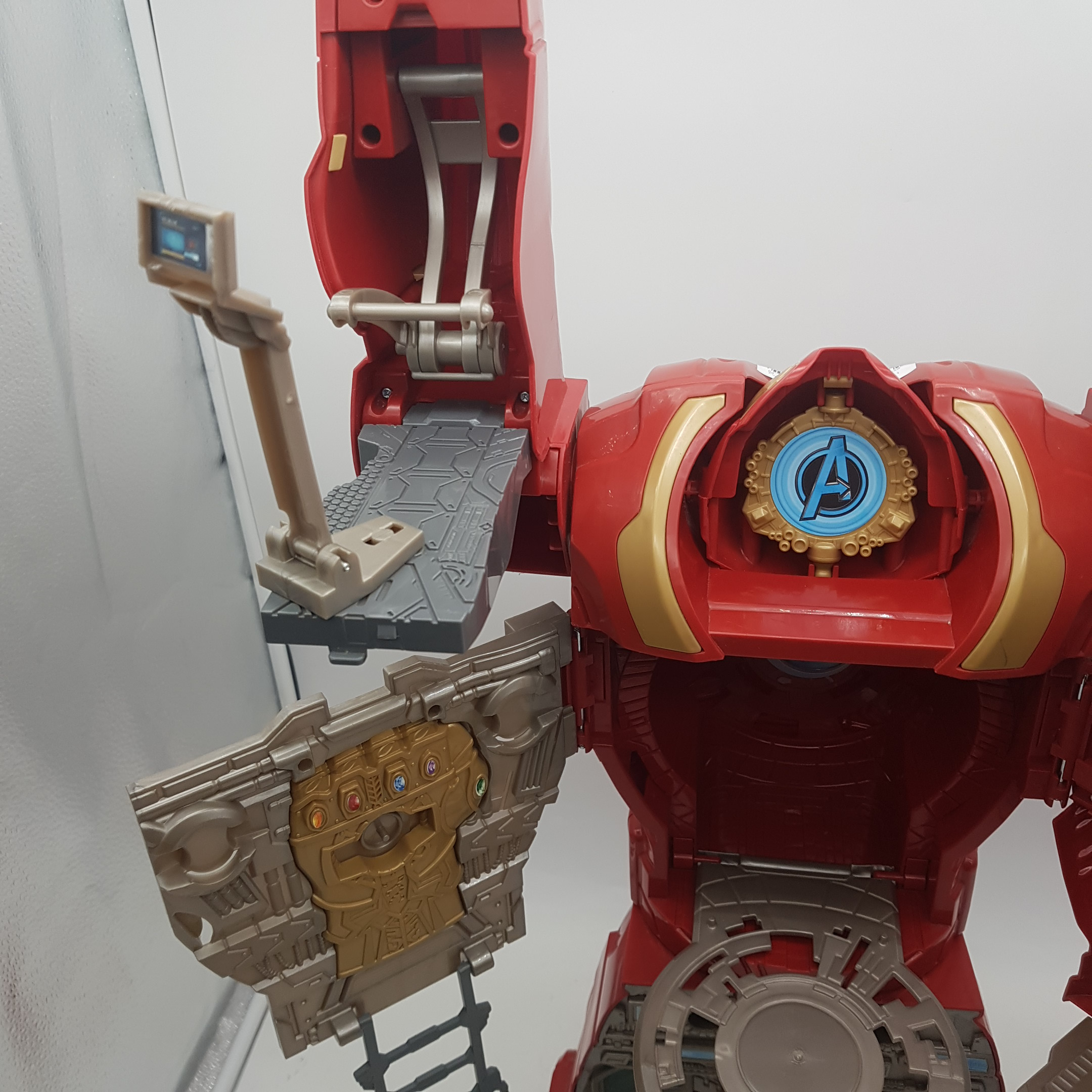Voir photo 4 de Jouet Avengers Infinity War - Quartier général Hulkbuster Jouet Avengers Infinity War - Quartier général Hulkbuster Bon état - Vue 4 -