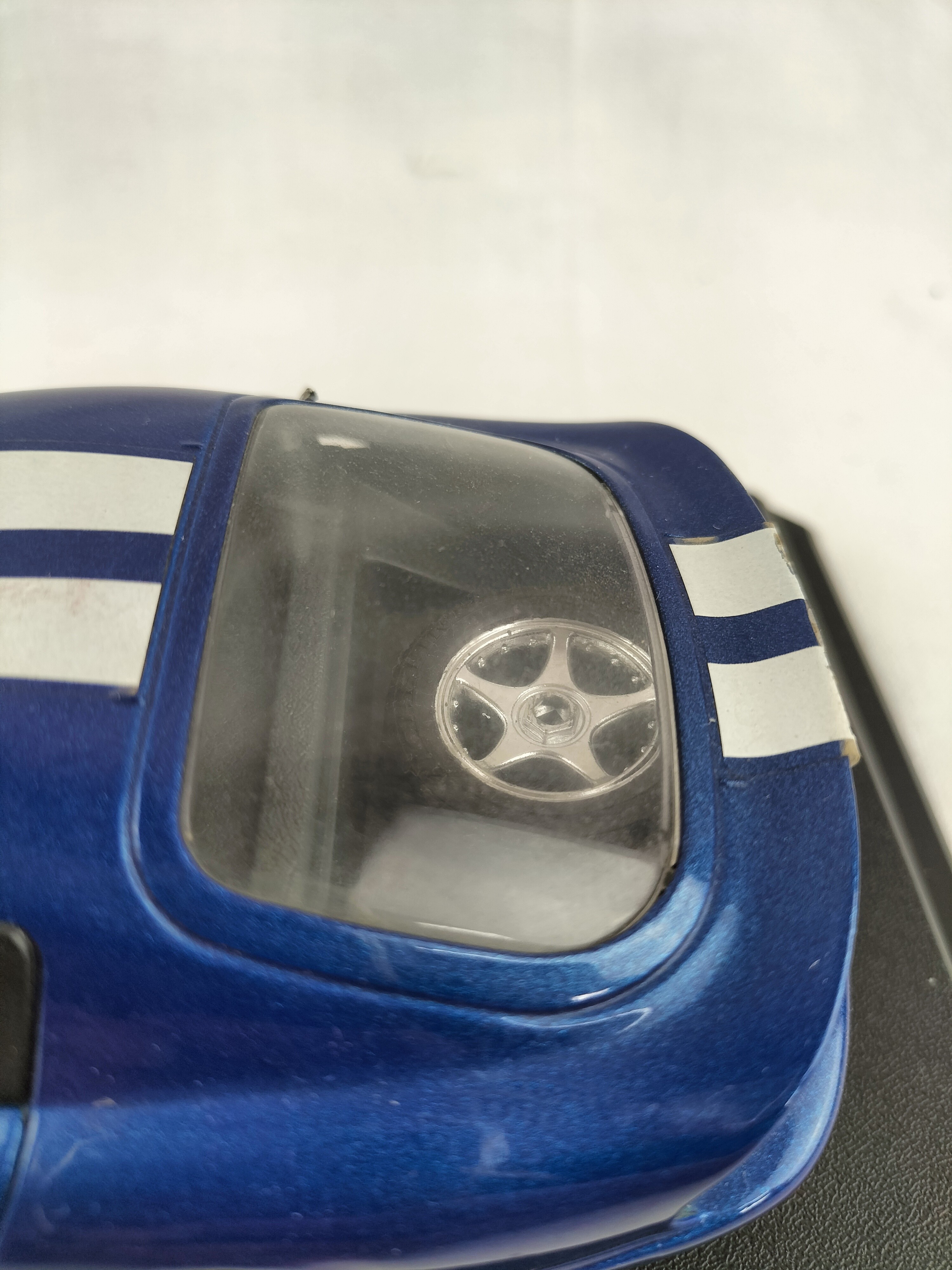 Voir photo 48 de Lot de 8 voitures miniatures de collection – Ferrari, Porsche, Mustang, Cadillac, Corvette Lot de 8 voitures miniatures de collection – Ferrari, Porsche, Mustang, Cadillac, Corvette Bon état - Vue 48 -