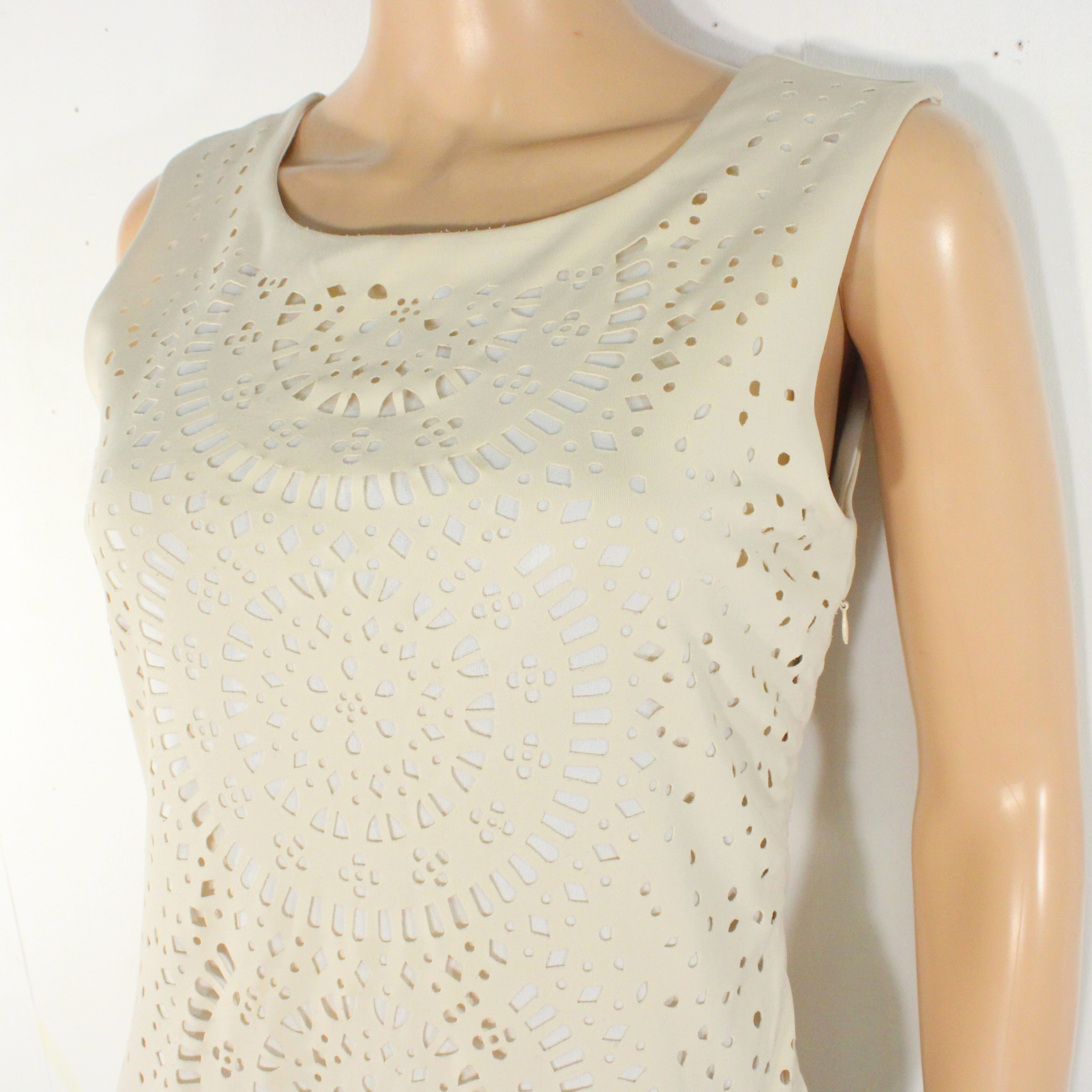 Voir photo 2 de Robe Ecru MOLLY BRACKEN Taille S Robe Ecru MOLLY BRACKEN Taille S Bon état - Vue 2 -