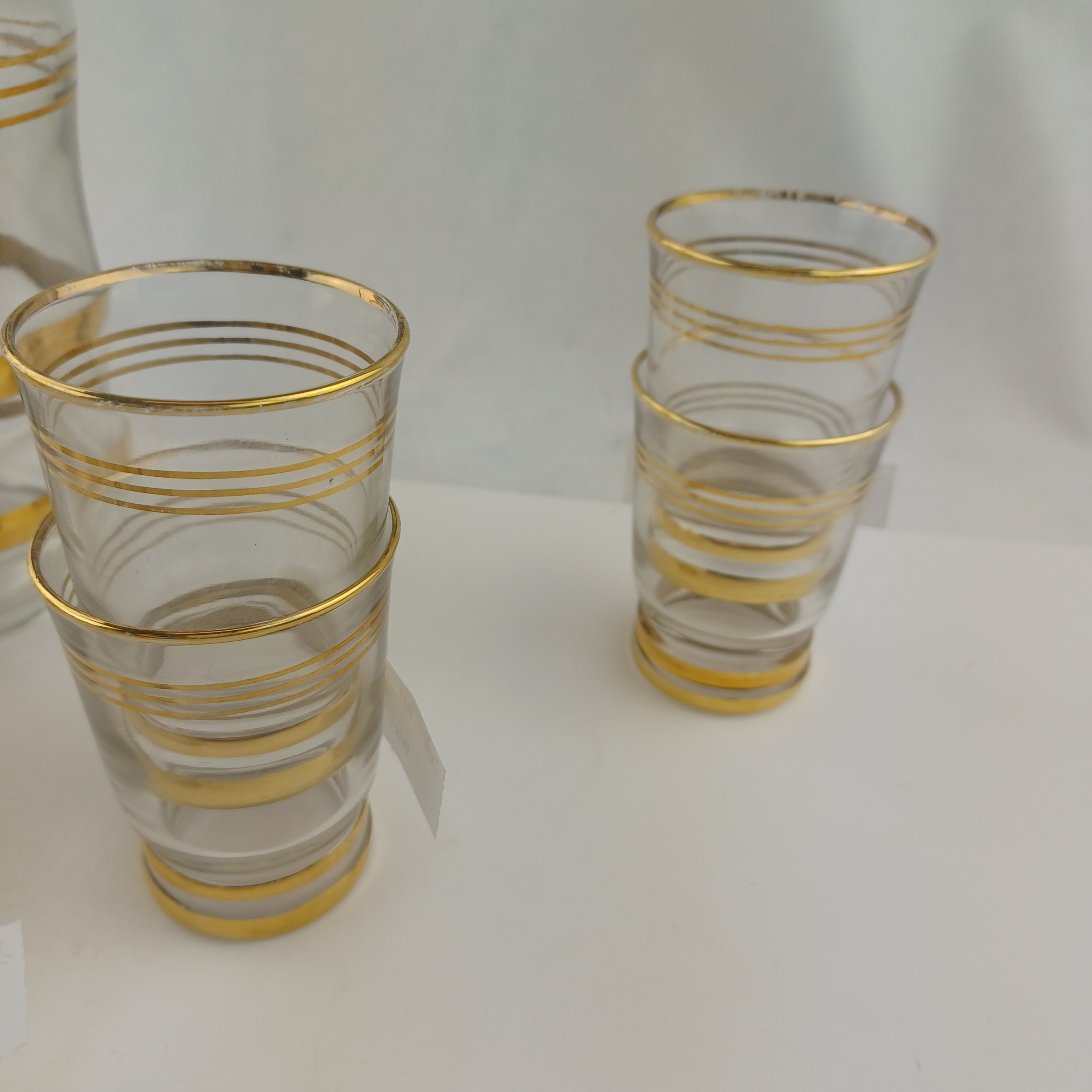 Voir photo 6 de Service à liqueur comprenant une carafe de 65cl avec bouchon, 8 verres à liqueurs et deux verres à thé avec leur cuillère Service à liqueur comprenant une carafe de 65cl avec bouchon, 8 verres à liqueurs et deux verres à thé avec leur cuillère Très bon état - Vue 6 -