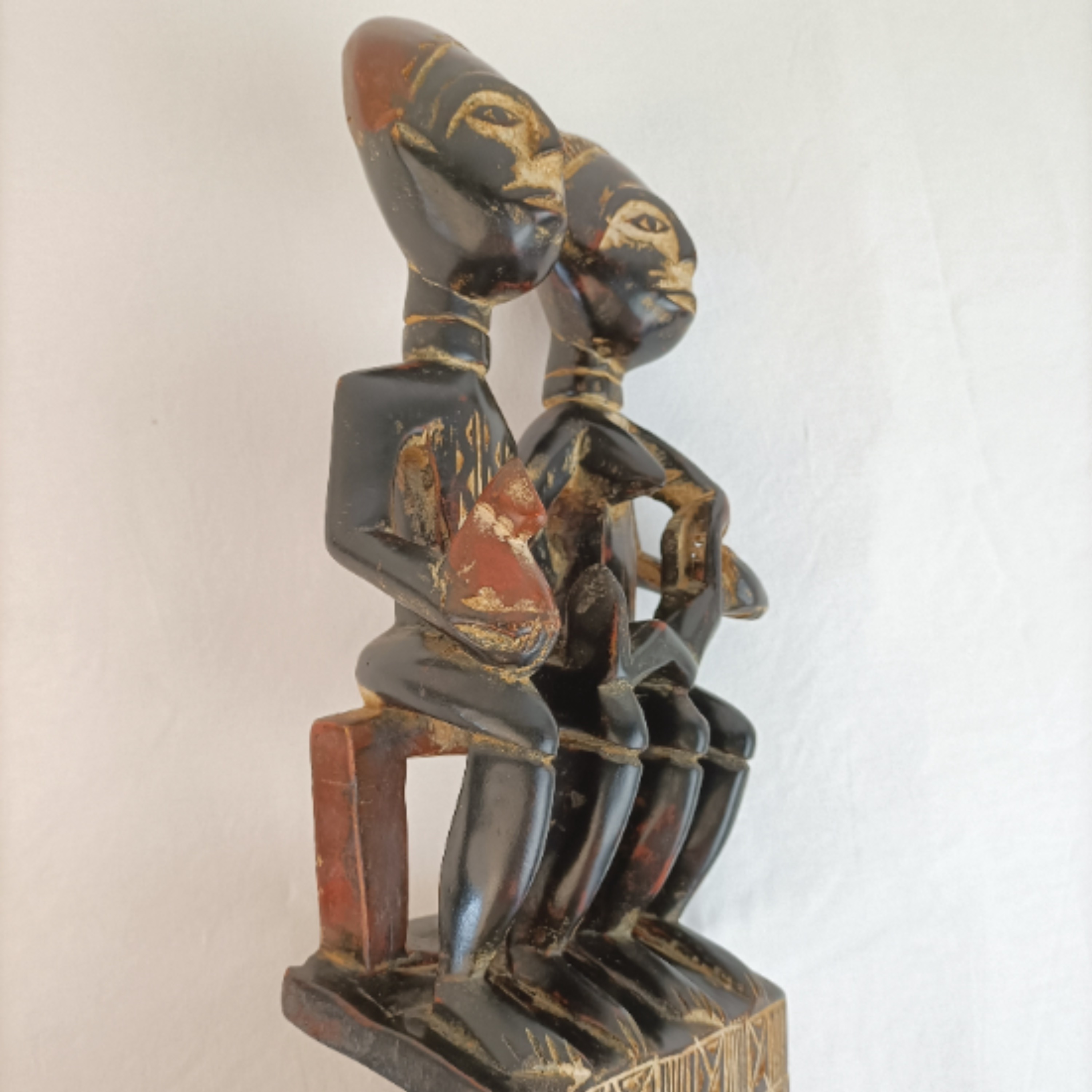 Sculpture statue peigne en bois africain - Photo 4