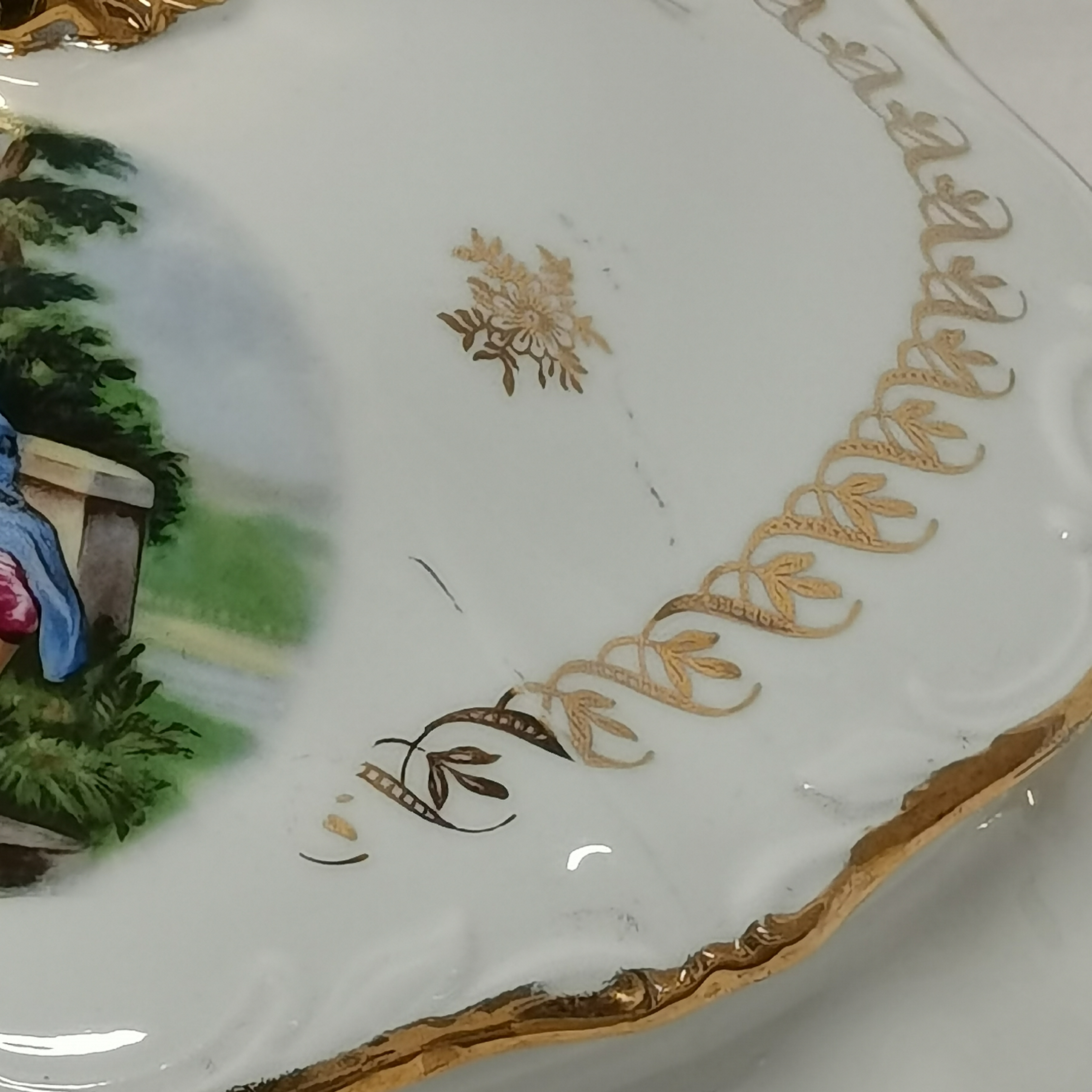 Soupière en porcelaine de Paris à décor floral Louis Philipp
