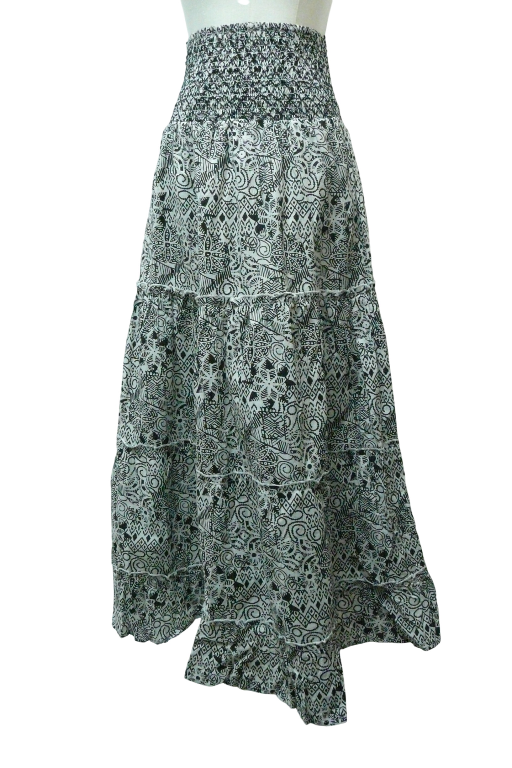 Acheter BF181 - Jupe longue à motifs - Spot - Taille 36 - 10,00 € BF181 - Jupe longue à motifs - Spot - Taille 36 - reconditionné disponible sur Label Emmaüs