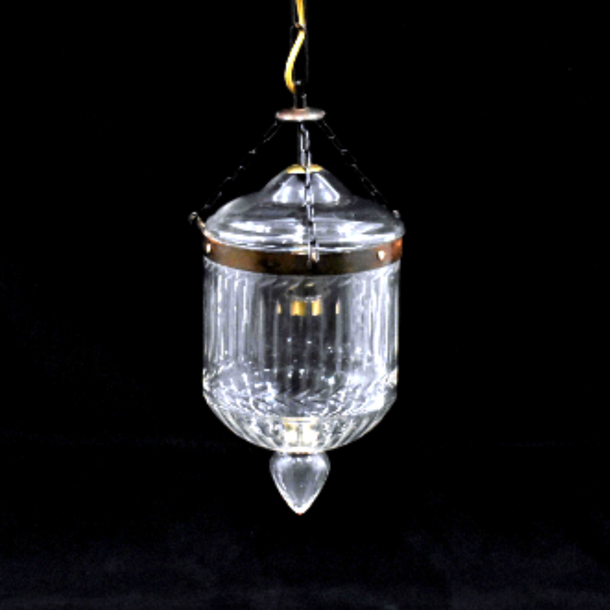 Voir photo 2 de Lanterne Suspendue Chehoma® - Esprit Colonial des Indes - Verre Taillé & Laiton doré Lanterne Suspendue Chehoma® - Esprit Colonial des Indes - Verre Taillé & Laiton doré Bon état - Vue 2 -